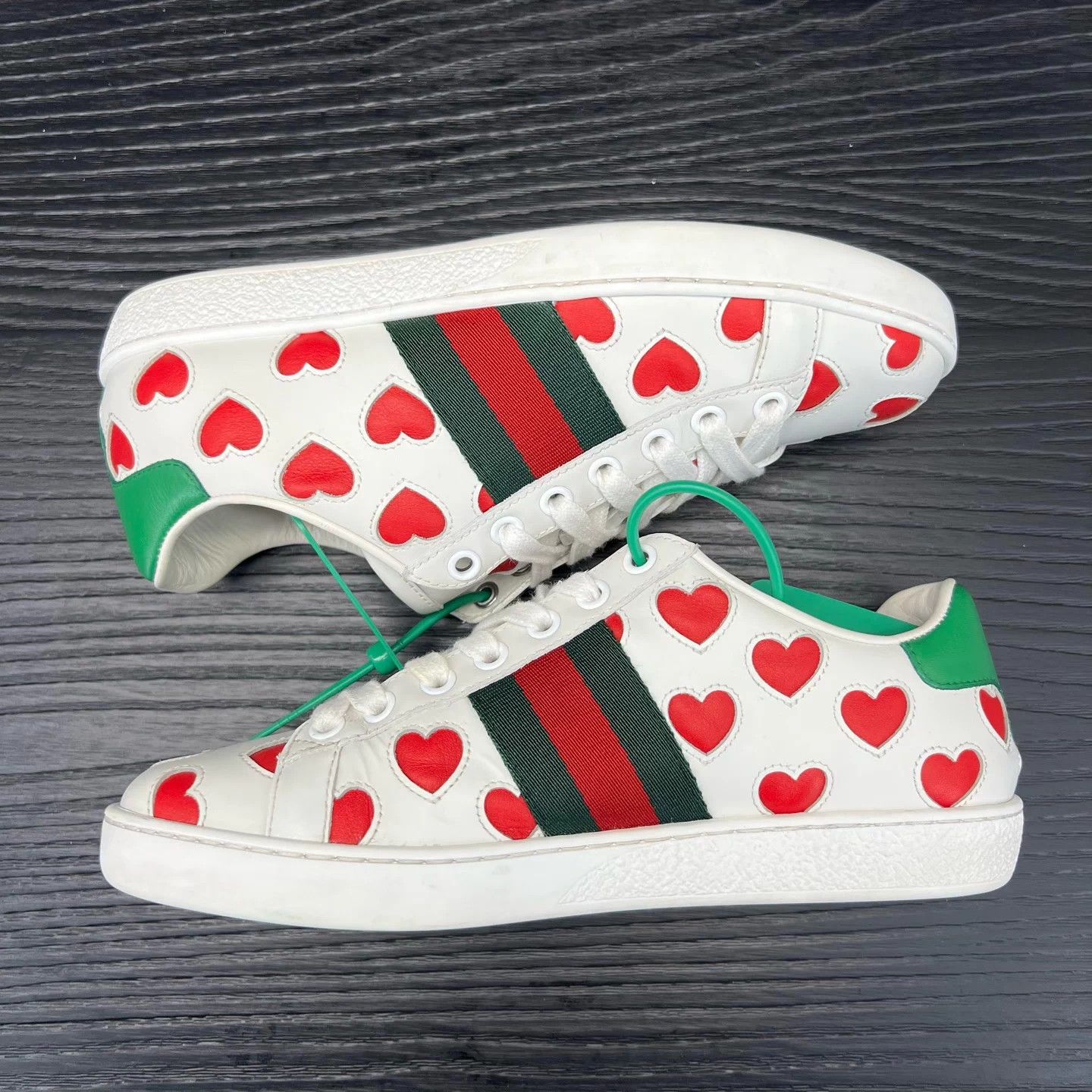 Gucci Gucci Ace White Red 35 V-Day Size US 4 / IT 34 - 2 Thumbnail
