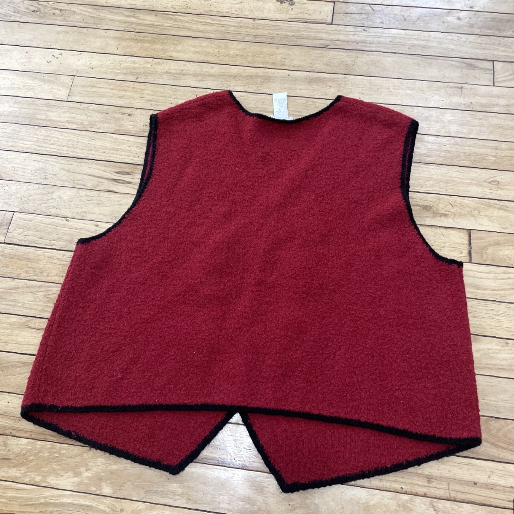 Vintage Koret Vest Sweater 2X Womens Wool Red Floral Beaded 3D Art Vintage 90s Knit V-Neck Sleeveless Vintage Size XXL / US 16-18 / IT 52-54 - 2 Thumbnail