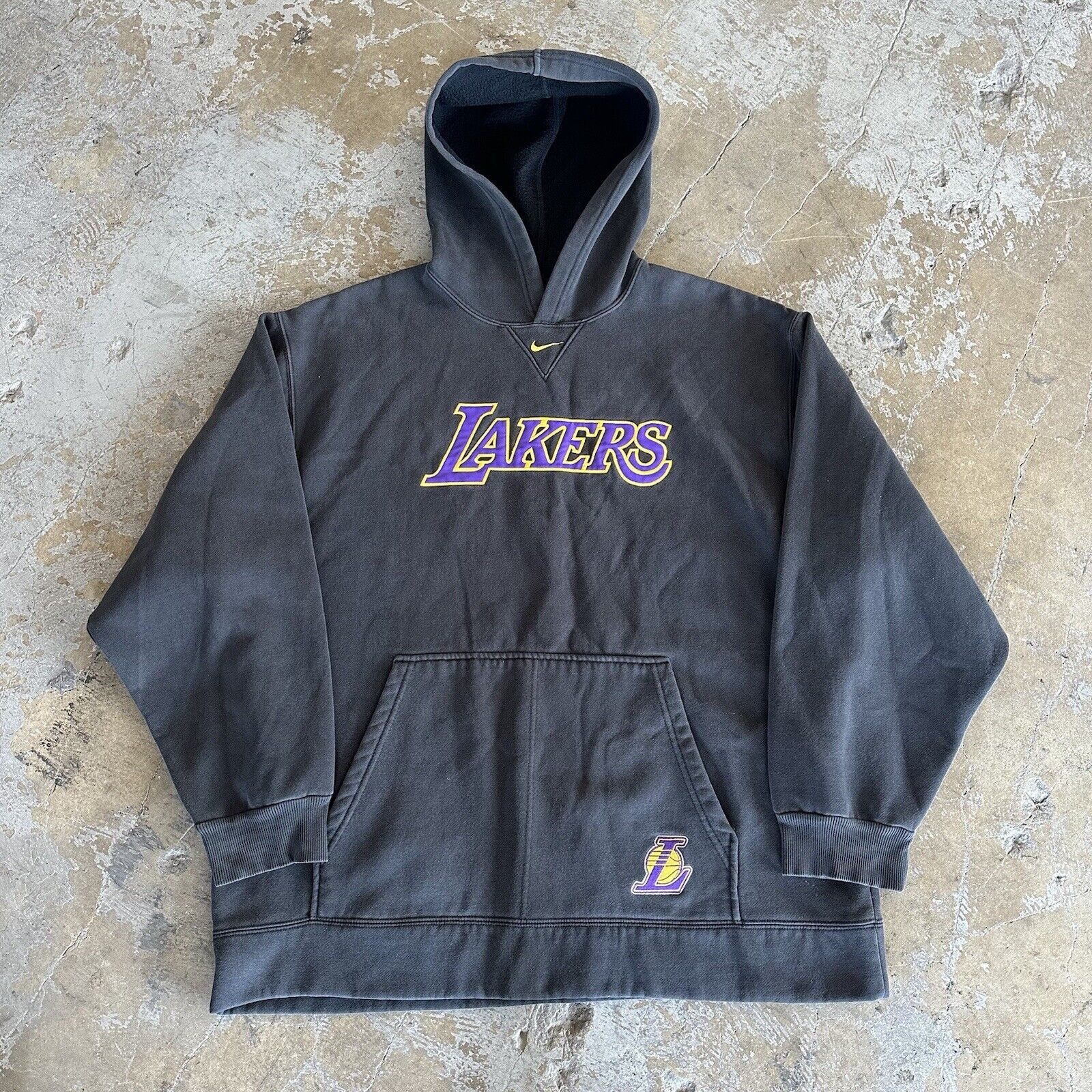 NBA × Nike Vintage Nike Los Angeles Lakers Black Center Check Hoodie Size US XL / EU 56 / 4 - 2 Thumbnail