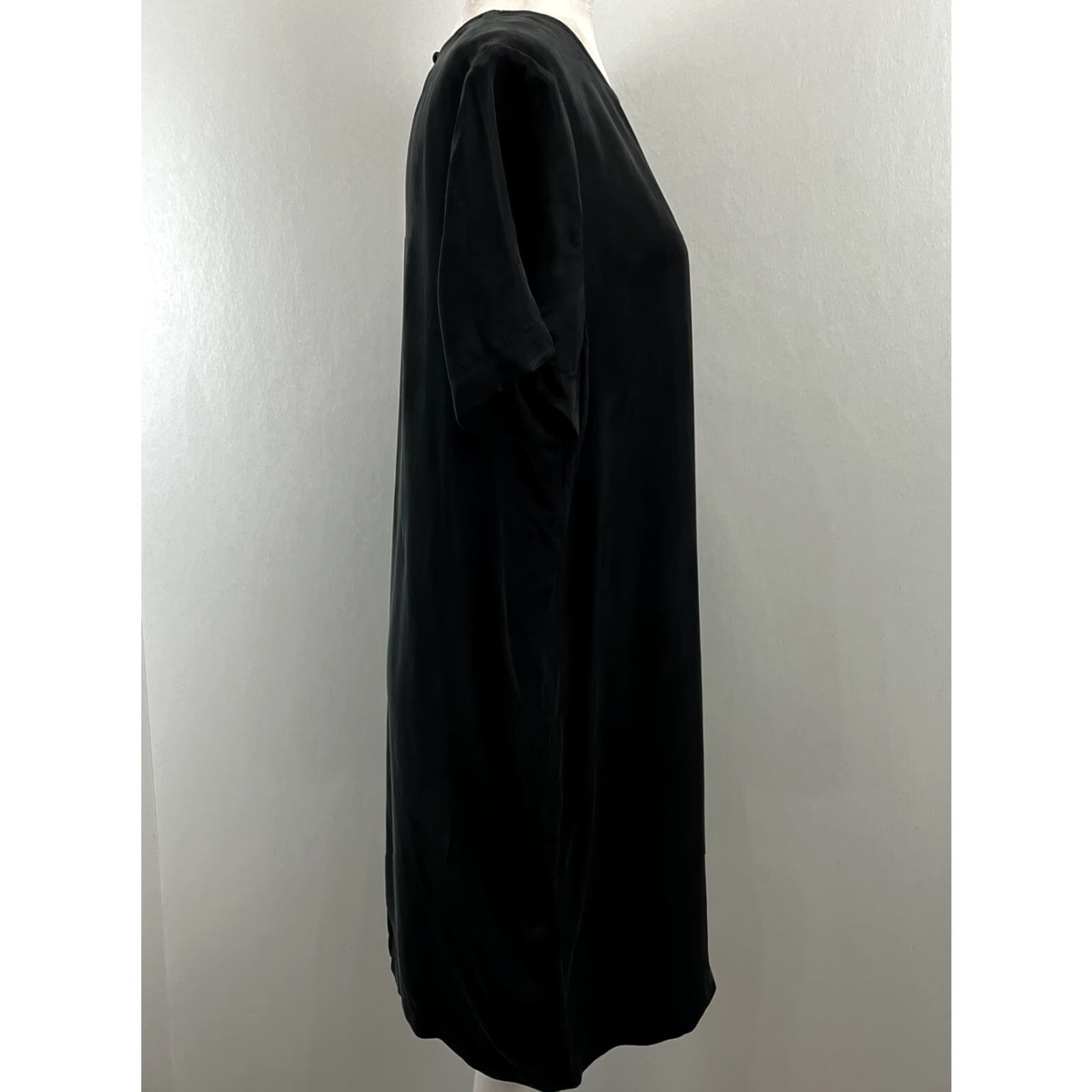 J.Crew J.CREW Sheath Cupro Blend Dress Large GUC Short Sleeve Black Comfort Easy Wear L Regular Women Short Sleeve Dress Black Cupro Blend Sheath J.CREW Size 36" / US 14 / IT 50 - 4 Thumbnail