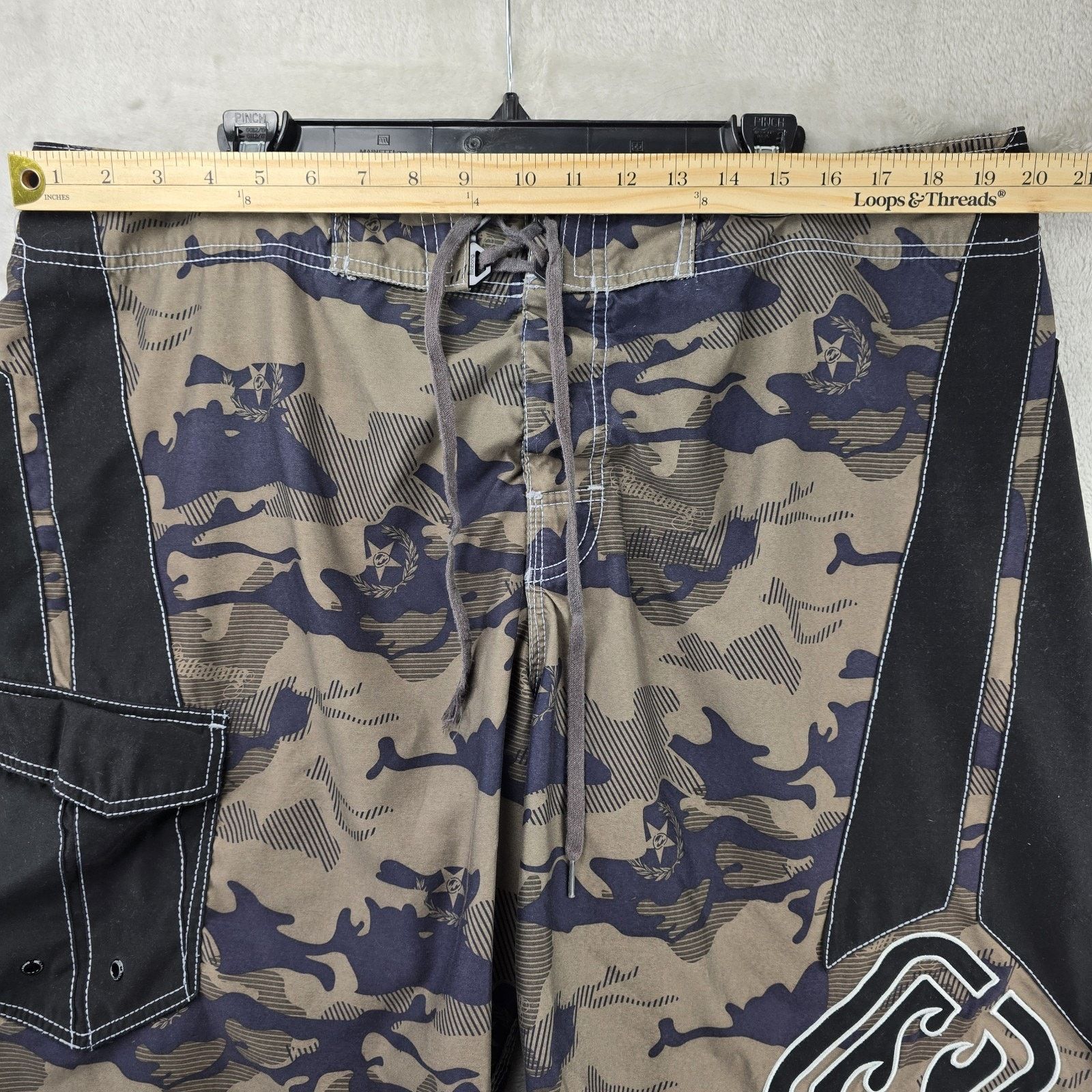Billabong Vintage Billabong Board Shorts Mens Size 40 Green Camo Y2K Size US 40 / EU 56 - 6 Thumbnail
