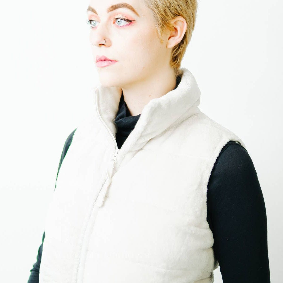 Athleta Athleta Fleece Quilted Goose Down Puffer Vest in Bone White Size S / US 4 / IT 40 - 7 Thumbnail