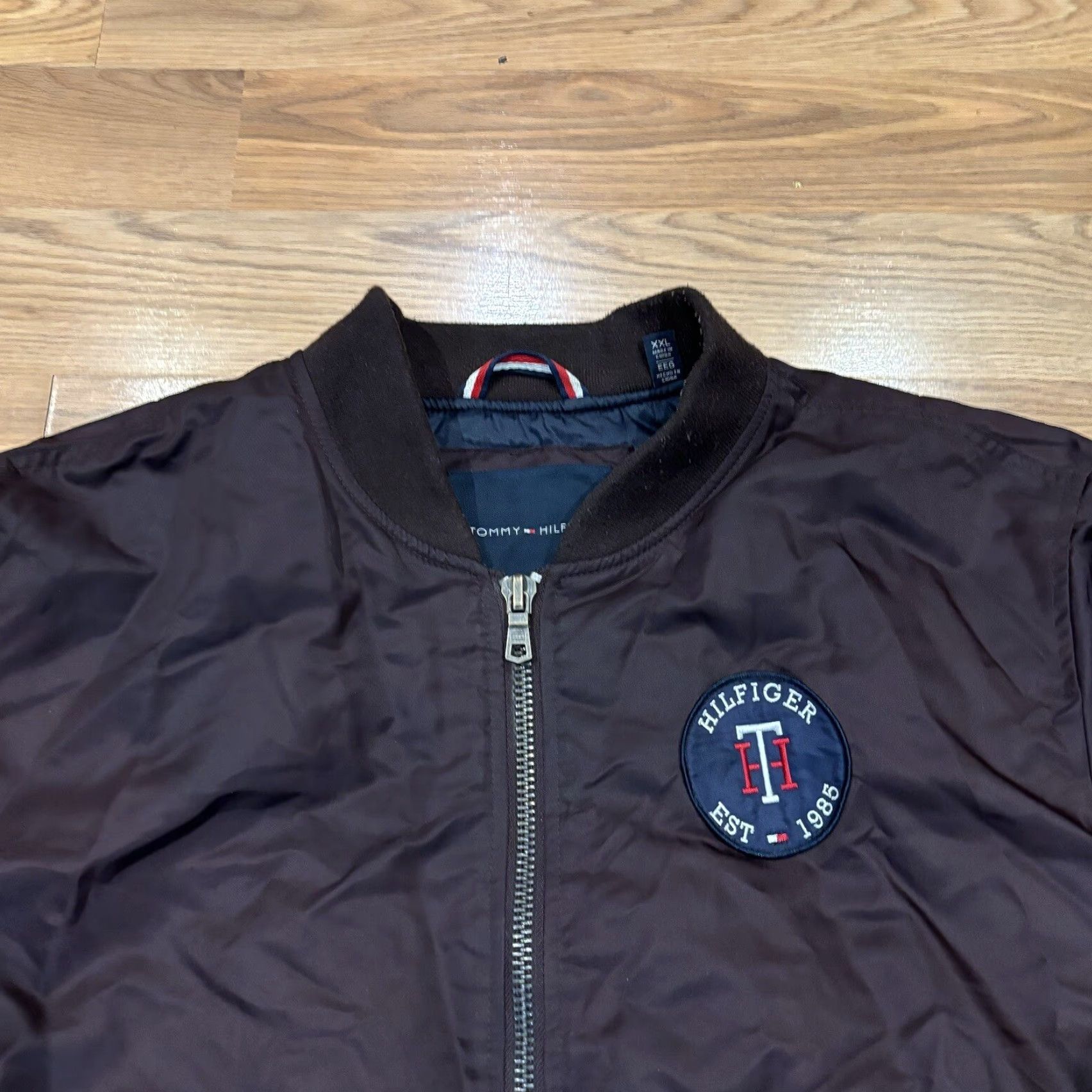 Tommy Hilfiger Tommy Hilfiger Bomber Jacket Coat Satin Brown 85 Patch Men’s Size XXL Regular Quilted Lined Zip Casual Vintage No Size US XXL / EU 58 / 5 - 7 Thumbnail