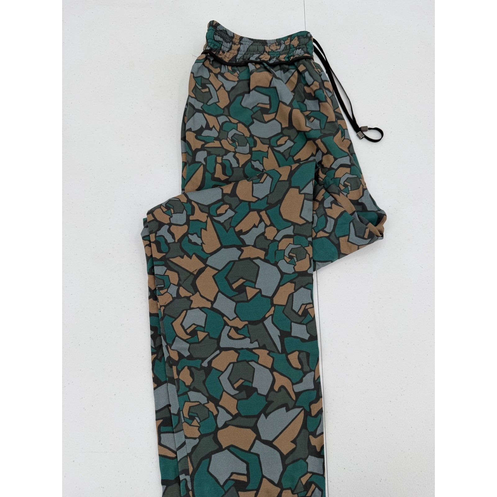 Ronny Kobo Ronny Kobo Camo Floral Army Print Cheran 100% Silk Pants Size 26" / US 2 / IT 38 - 6 Thumbnail
