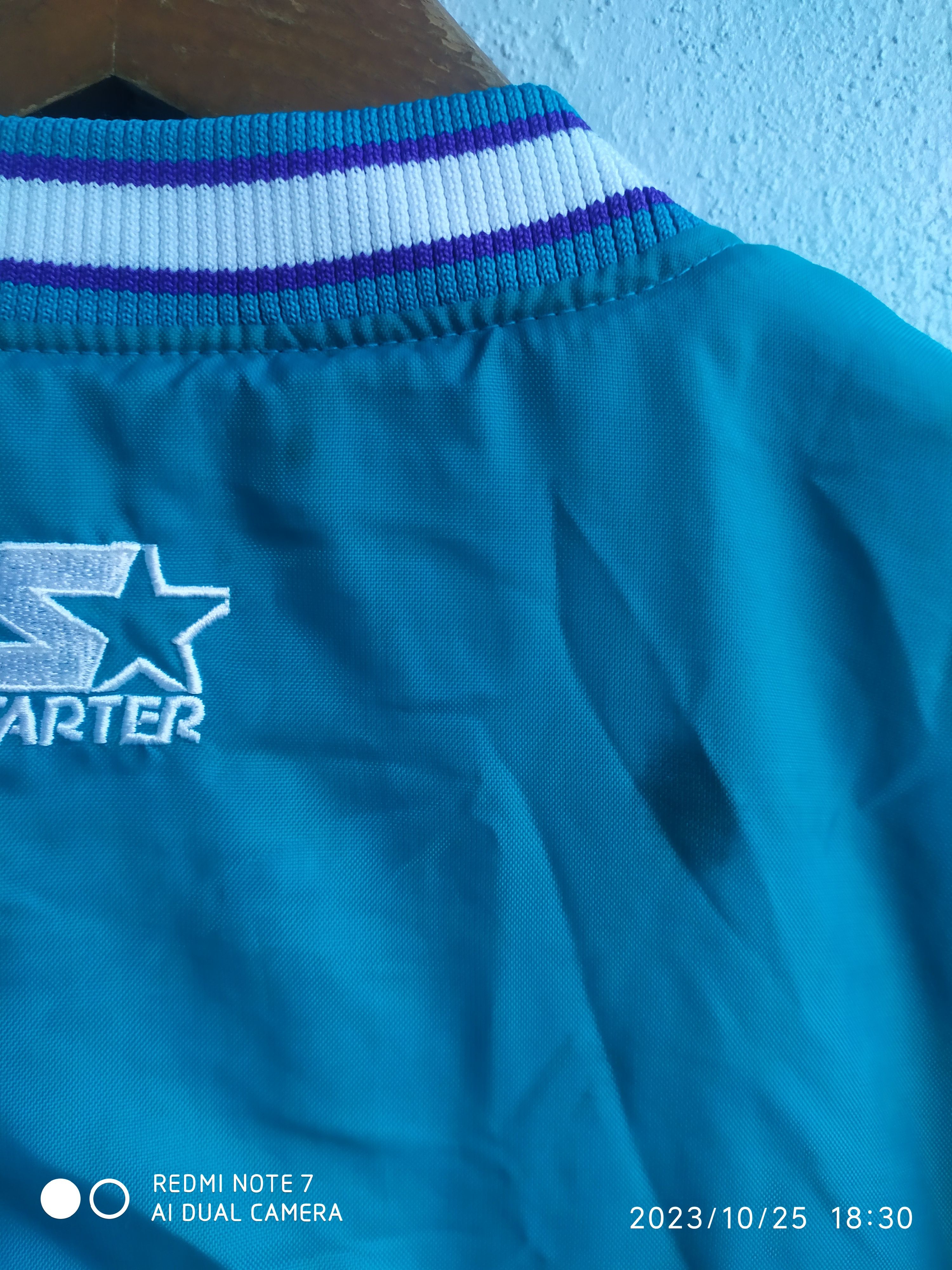 NBA Vintage Starter Charlotte Hornets NBA Size US L / EU 52-54 / 3 - 14 Thumbnail