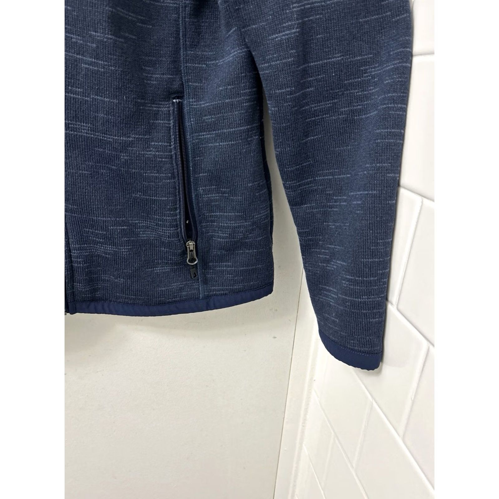 Eddie Bauer Eddie Bauer Fleece Jacket Womens Medium Navy Full Zip Pockets Blue Wide Fit Casual Activewear Hiking Golf Gym Training Mens Women Girls? Size M / US 6-8 / IT 42-44 - 7 Thumbnail
