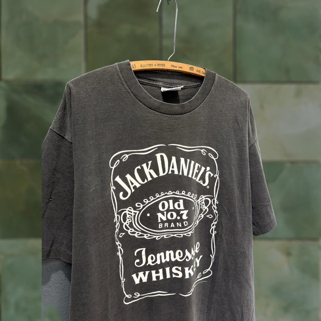 Vintage VINTAGE 90s Allsport Jack Daniel’s Whiskey Black Tee Shirt XL Men T-Shirt XL Black 90s Mens Shirts Size US XL / EU 56 / 4 - 1 Thumbnail