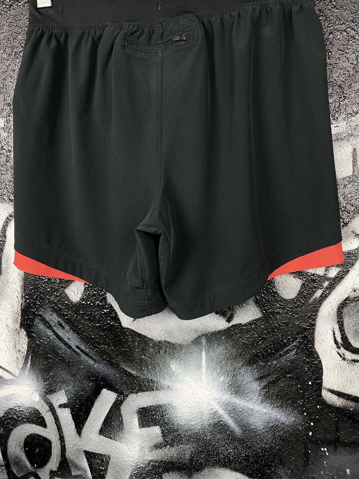Under Armour Under Armour Black Athletics Sports Shorts Men’s Size Medium Size US 32 / EU 48 - 8 Thumbnail