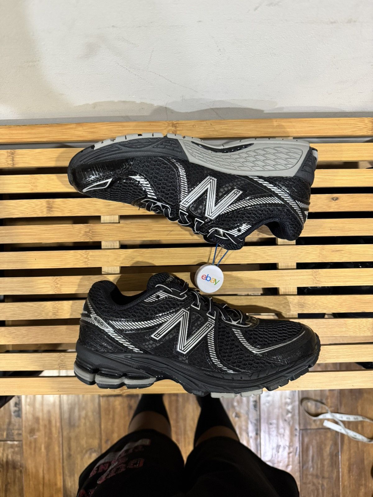 New Balance New Balance 860V2 Black Grey Metallic Mens US 5.5 38 Size US 5.5 / EU 38 - 2 Thumbnail