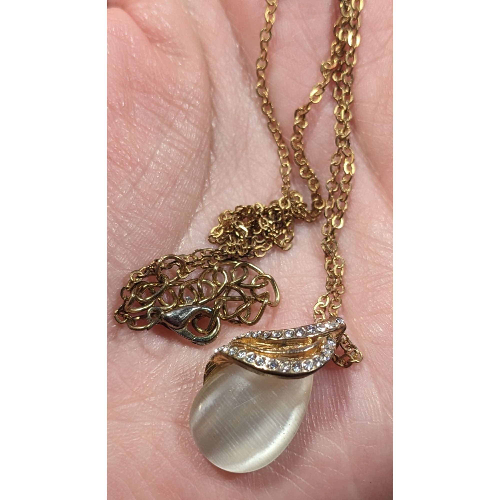 Other Elegant White Cateye Teardrop Pendant Necklace Size ONE SIZE - 11 Thumbnail
