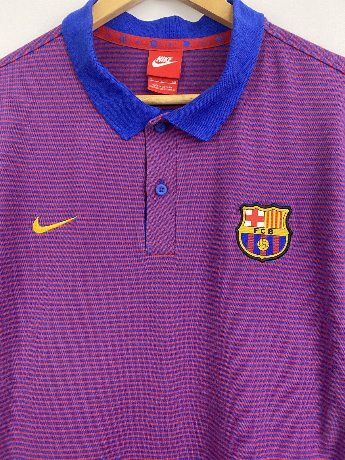 Nike Vintage Y2K Nike F. C. Barcelona Soccer Jersey polo t-shirt Size US XL / EU 56 / 4 - 4 Thumbnail