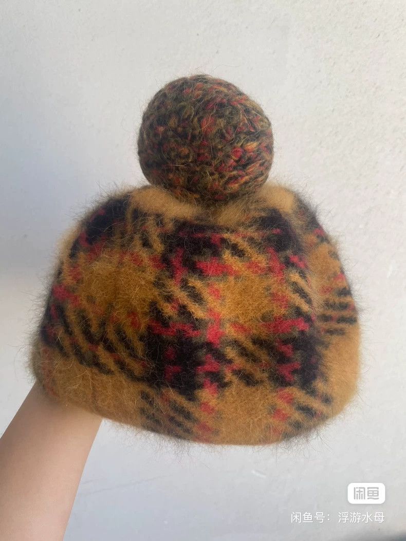 Vivienne Westwood Vivienne Westwood Fur pom-pom beret | Grailed