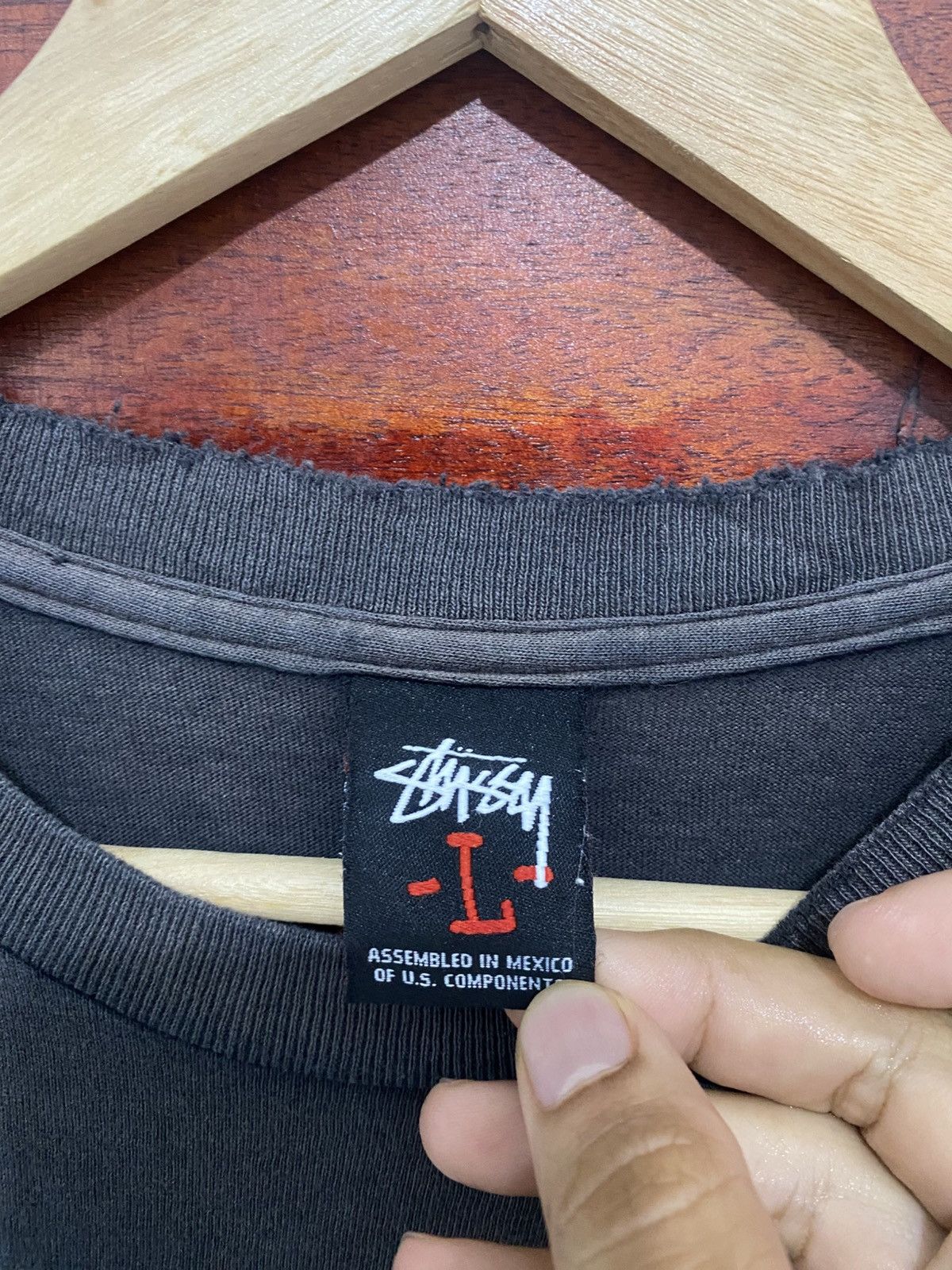 Stussy Vtg Y2K Stussy Undefeated Fruition Crown Parlay Sunfaded Tee Size US L / EU 52-54 / 3 - 8 Thumbnail