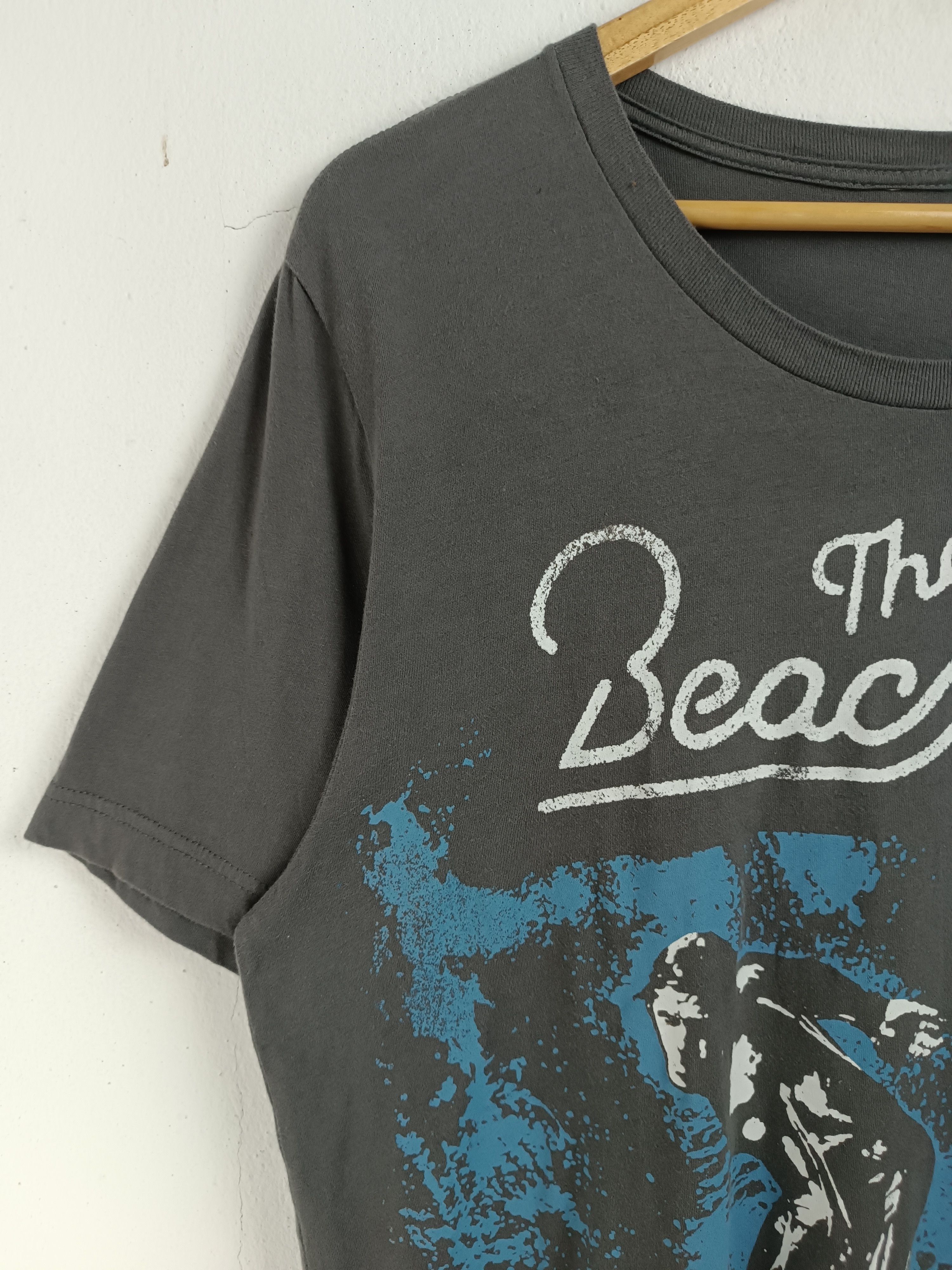 Vintage VINTAGE THE BEACH BOYS 2019 SURF BEACH TEE beatles who Size US L / EU 52-54 / 3 - 5 Thumbnail