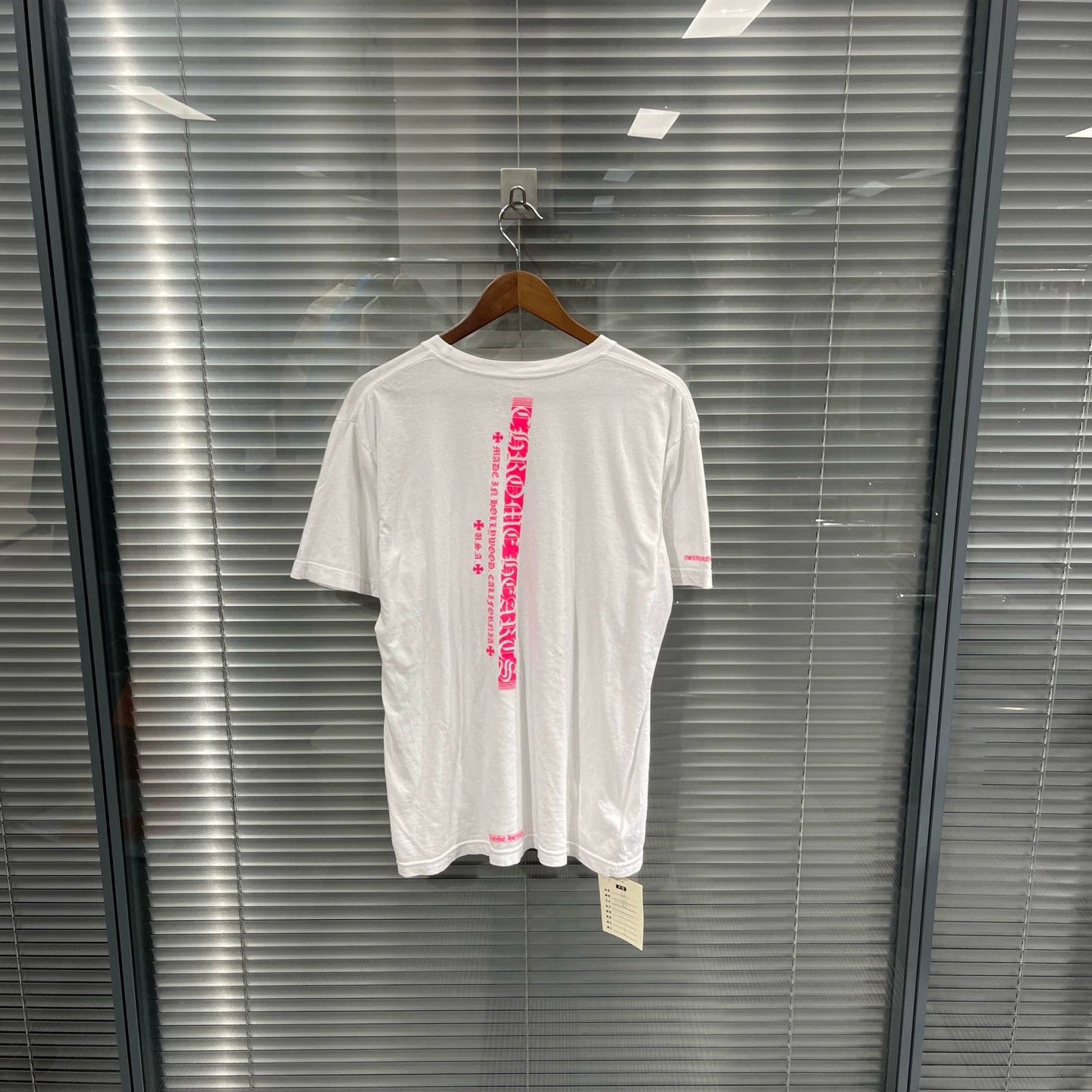 Chrome Hearts Chrome Hearts Pink Pocket Scroll Sanskrit Logo SS Tee L New Size US L / EU 52-54 / 3 - 2 Thumbnail
