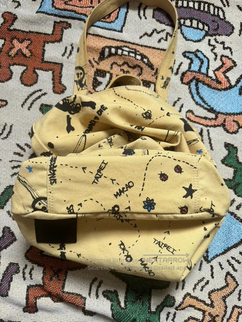 Vivienne Westwood Vivienne Westwood size os Graffiti Style Canvas Tote Bag Size ONE SIZE - 5 Thumbnail