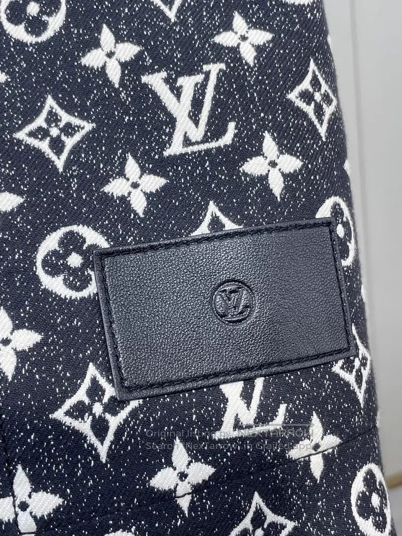 Louis Vuitton Louis Vuitton Black and white presbyopic full print cutout Size XS / US 0-2 / IT 36-38 - 4 Thumbnail