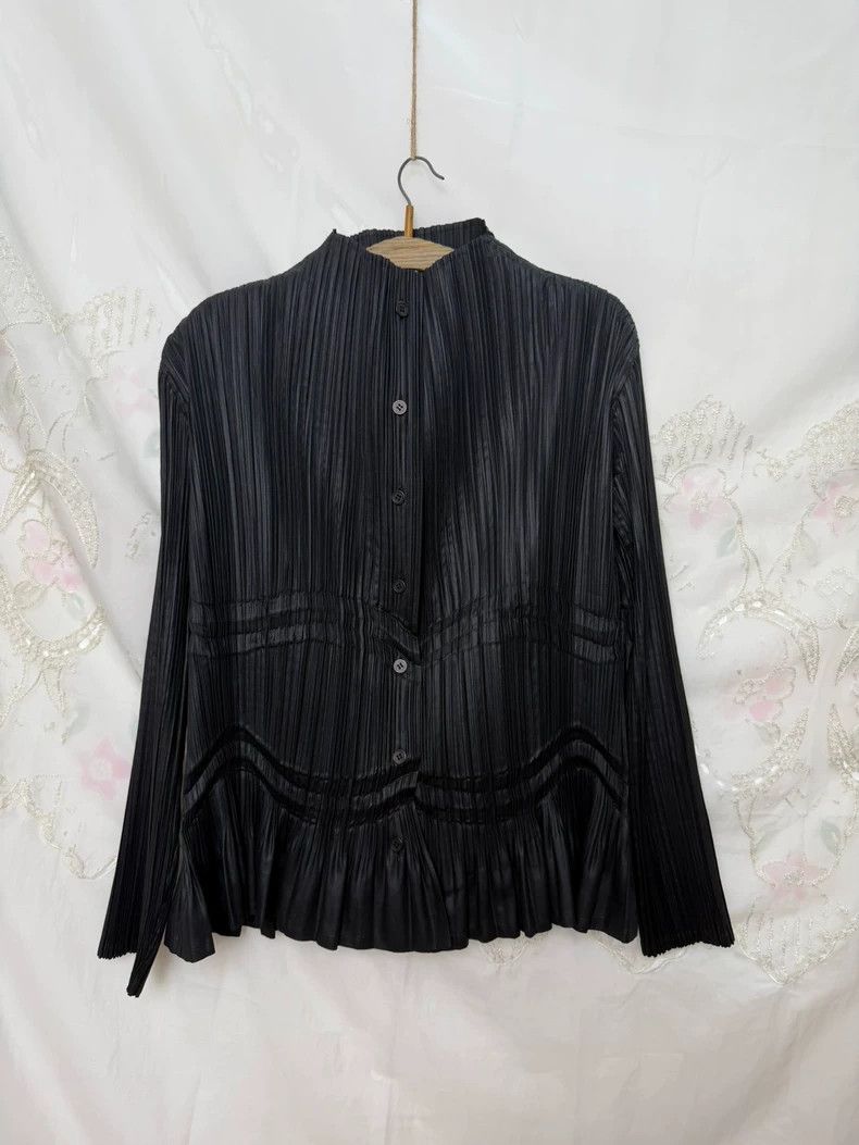 Issey Miyake Issey Miyake Black pleated shirt Size M / US 6-8 / IT 42-44 - 2 Thumbnail