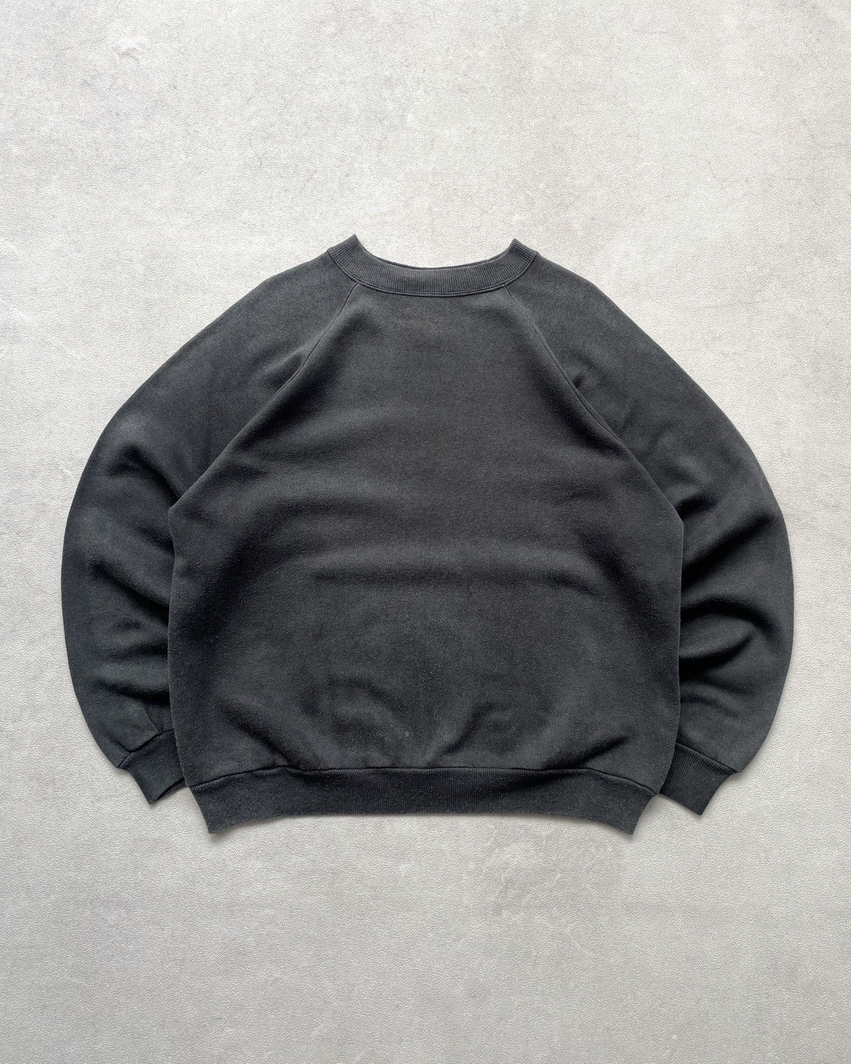 Hanes 2000s Sunfaded Hanes Raglan Sweatshirt Size US L / EU 52-54 / 3 - 1 Thumbnail