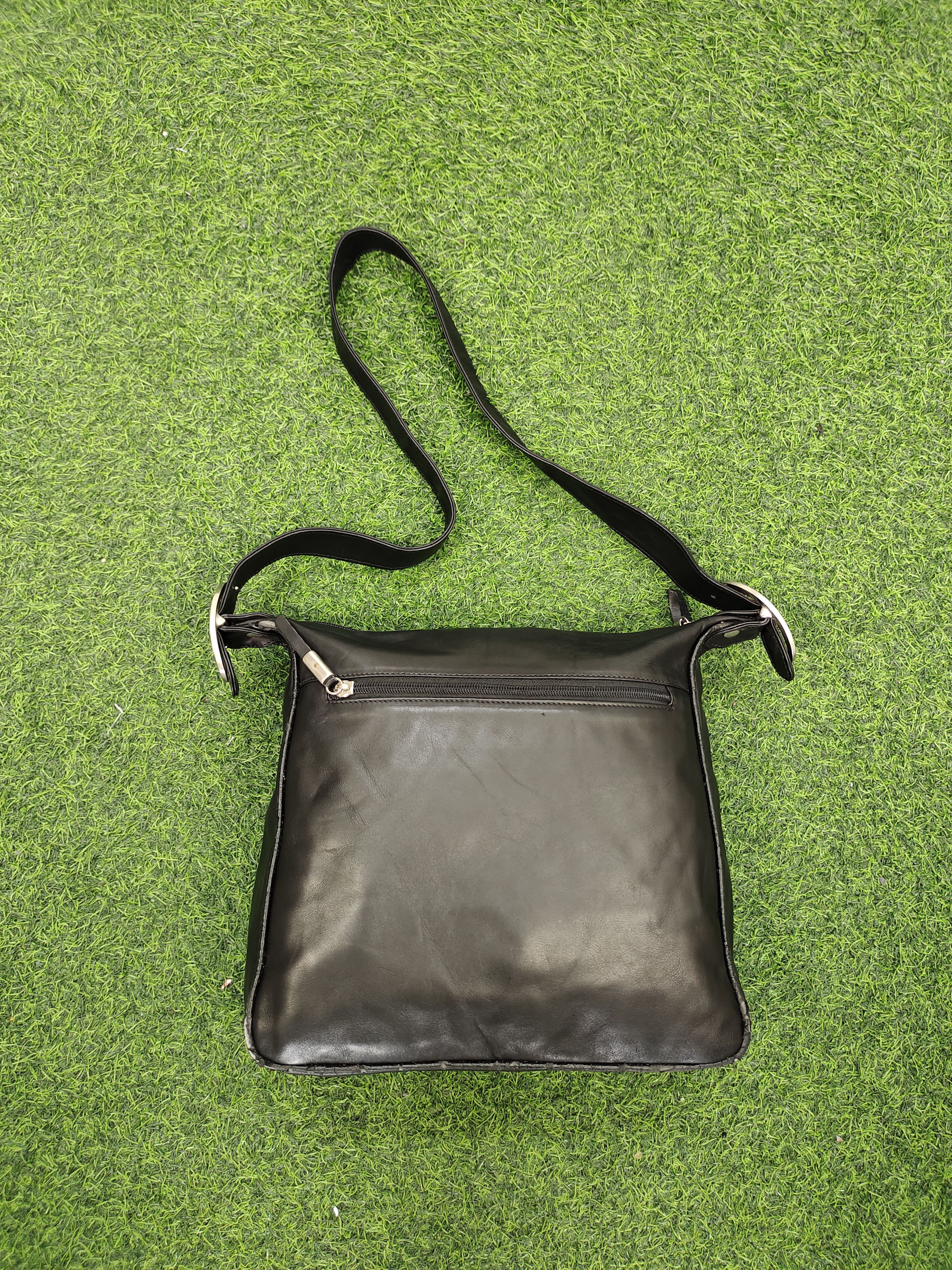 Japanese Brand Vintage Francesco Biasia Italy Patina Leather Shoulder Bag Size ONE SIZE - 5 Thumbnail