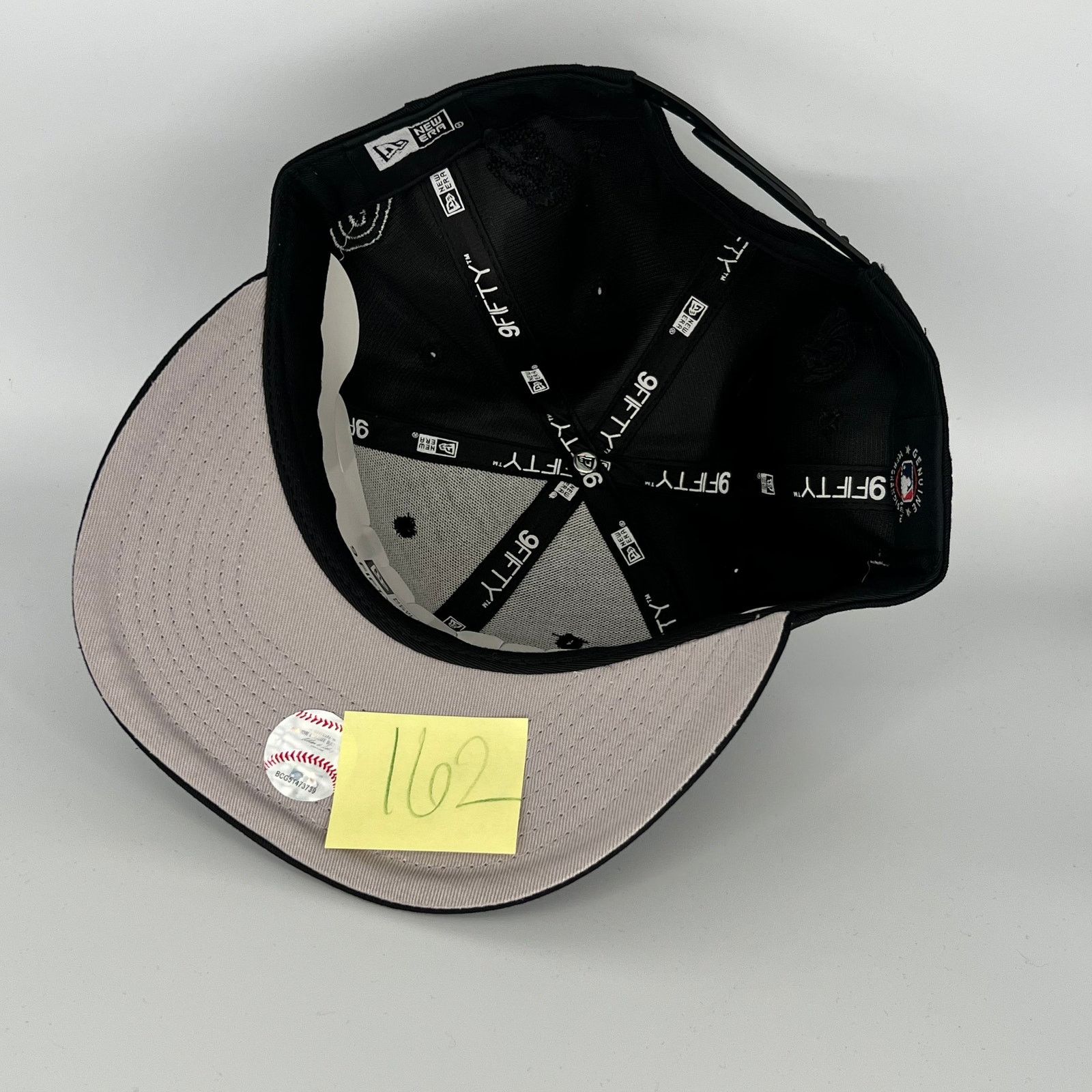 New Era Black Chicago White Sox Globe Patch New Era MLB 9Fifty Hat Size ONE SIZE - 4 Thumbnail