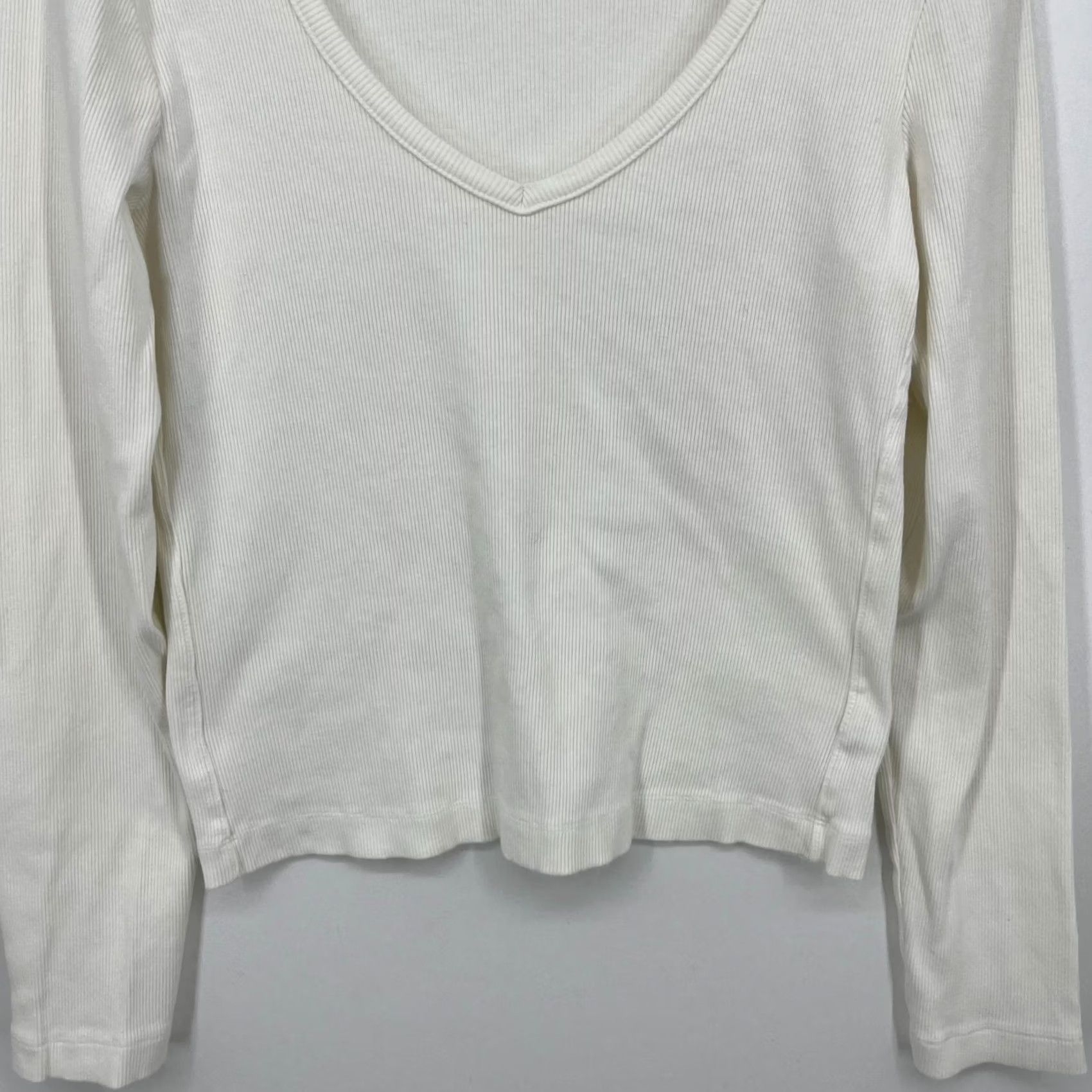 Vintage Universal Thread White V-Neck T-Shirt Long Sleeve Women's L Ribbed Knit Casual Basic Shirt Size L / US 10 / IT 46 - 3 Thumbnail