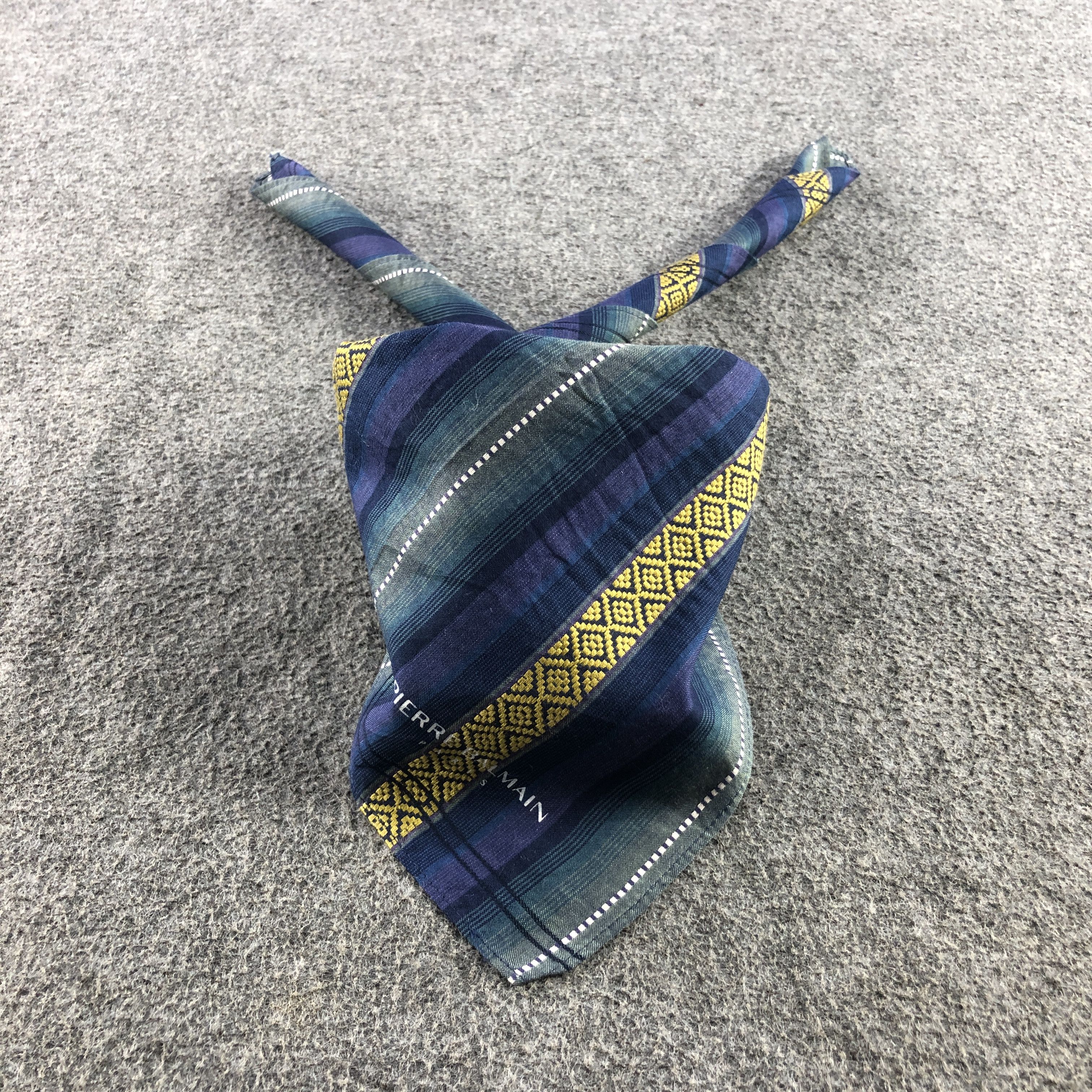 Pierre Balmain Pierre Balmain Handkerchief Neckerchief Bandana H2404 Size ONE SIZE - 1 Thumbnail