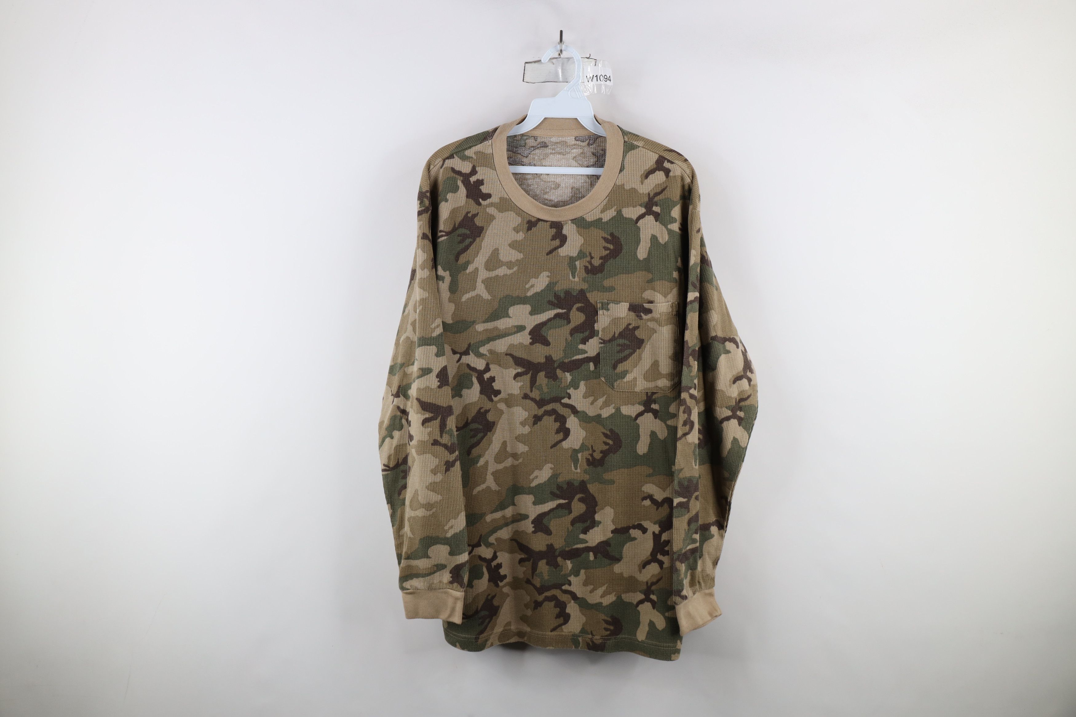 Vintage Vintage 90s Streetwear Waffle Knit Camouflage T-Shirt Size US XL / EU 56 / 4 - 1 Thumbnail