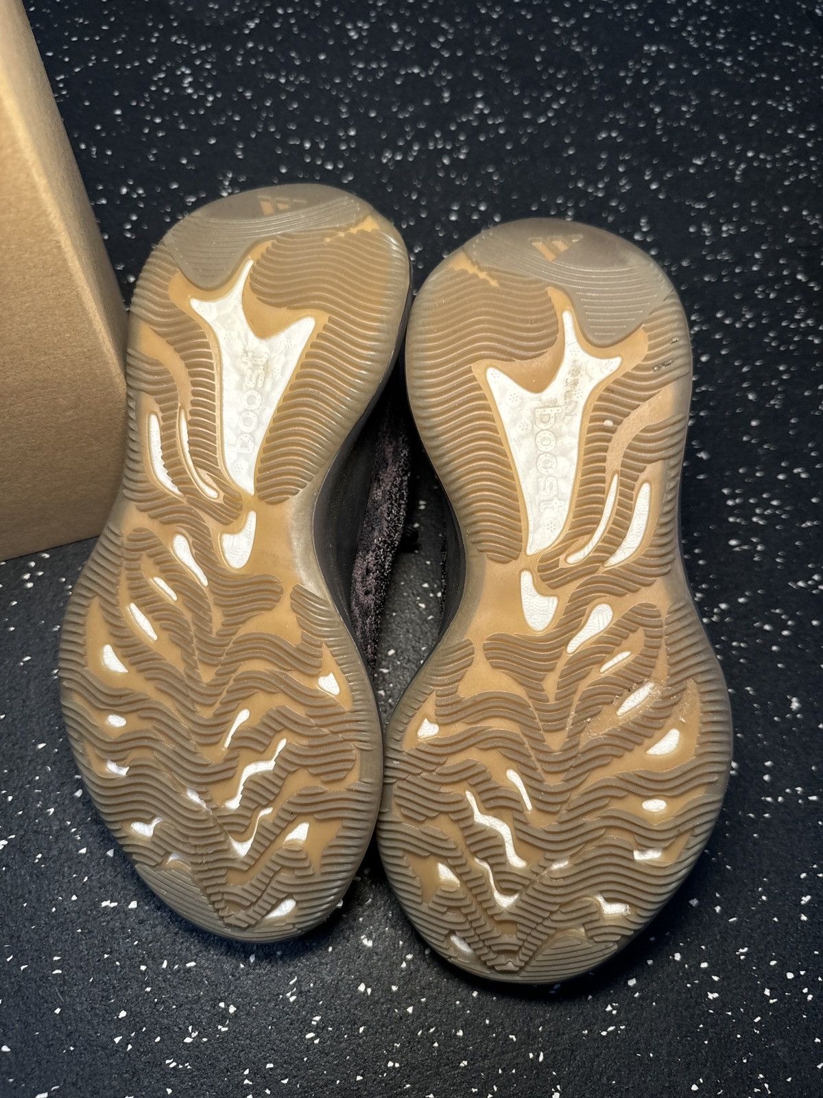 Adidas × Yeezy Yeezy Boost 380 onyx authentic worn once. Practically new! Size US 6 / EU 39 - 5 Thumbnail