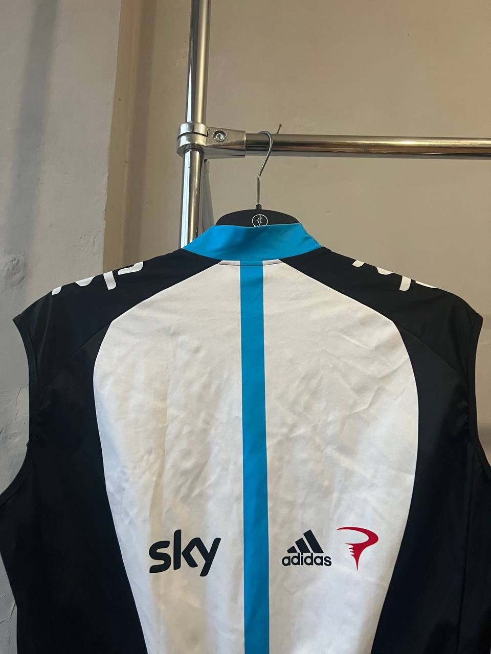 Adidas 2010 ADIDAS PINARELLO SKY CYCLING SLEEVELESS UCI PRO JERSEY Size US XL / EU 56 / 4 - 13 Thumbnail