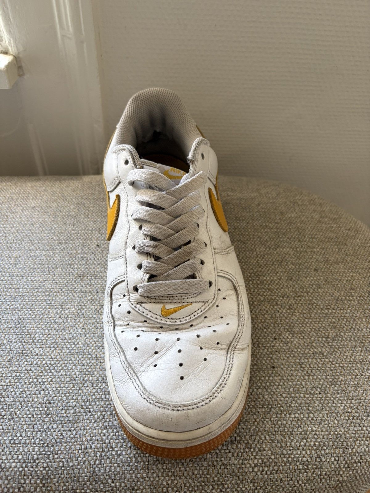 Nike Nike air force 1 gumsole yellow swoosh Size US 9.5 / EU 42-43 - 3 Thumbnail