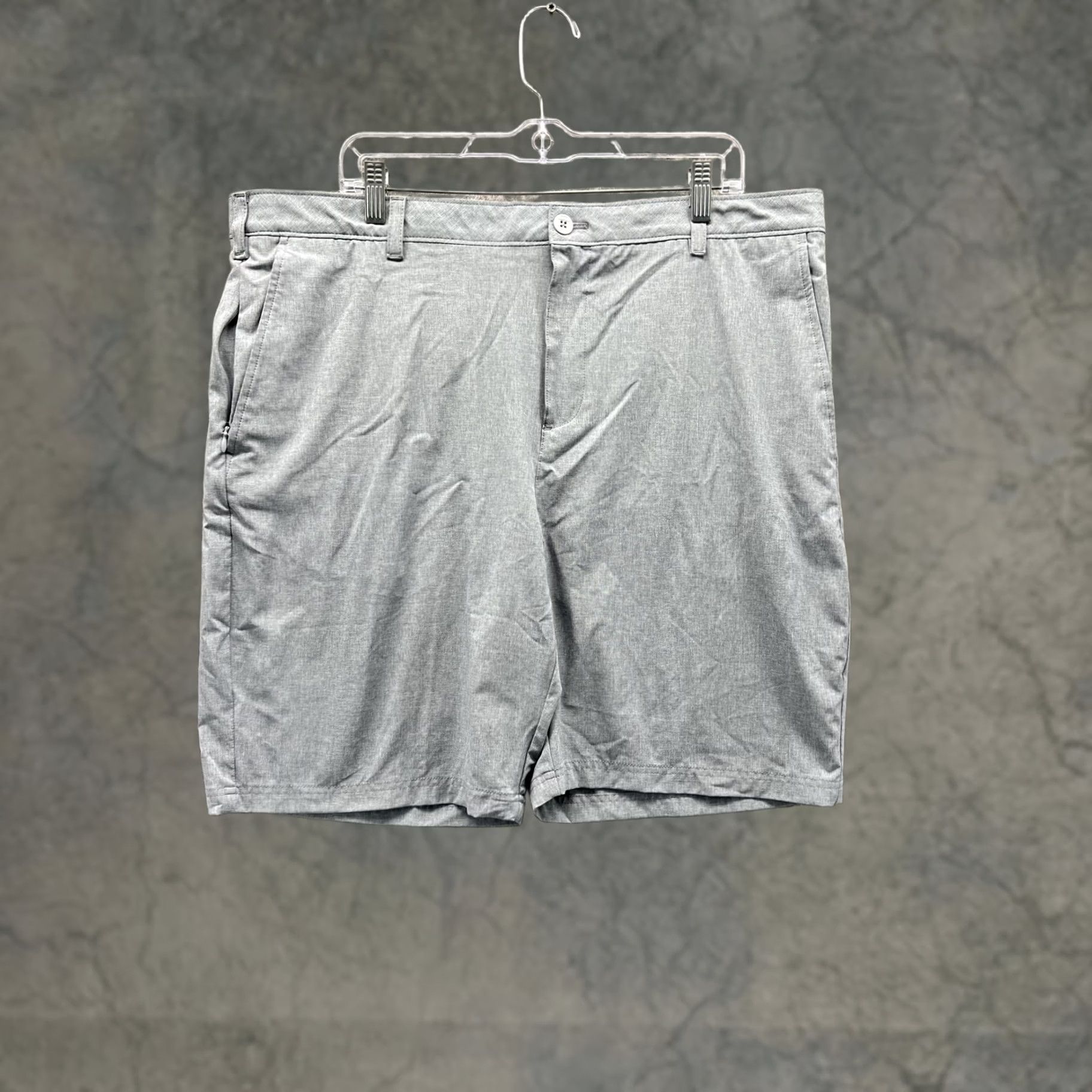 Izod IZOD Gray Chino Shorts Men 40 Flat Front Microfiber Stretch Casual Travel Summer Size US 40 / EU 56 - 1 Thumbnail