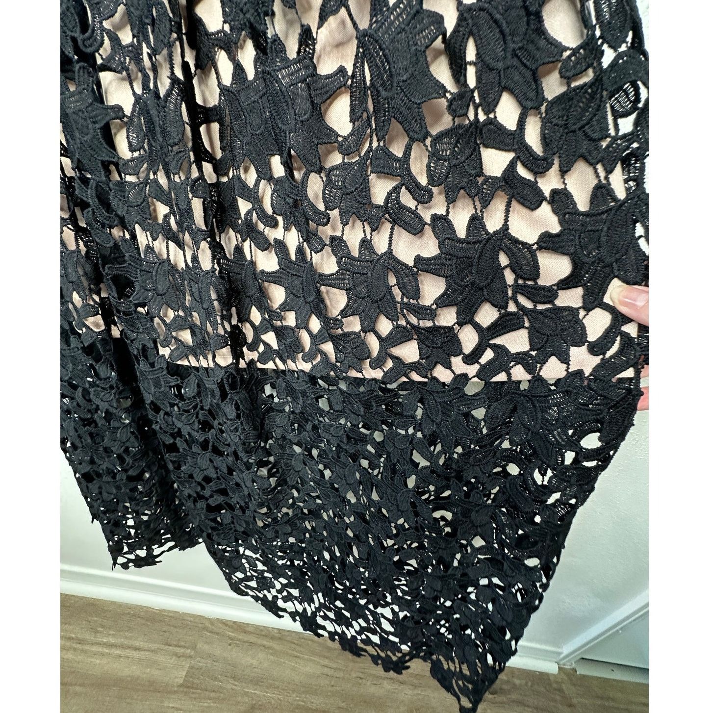 Other Aqua Black Lace Overlay Tan Lining Cami Midi Dress SM Size S / US 4 / IT 40 - 8 Thumbnail