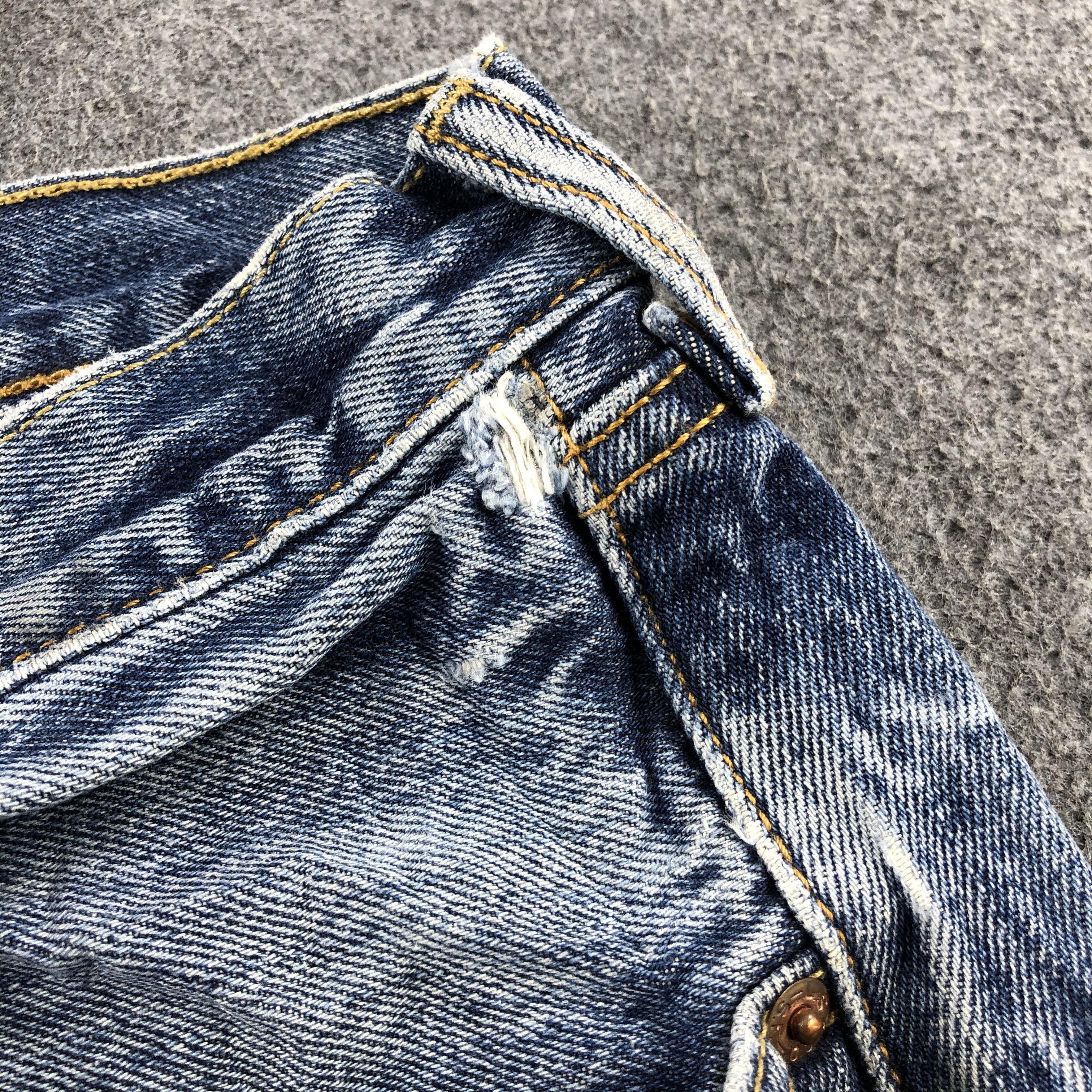 Levi's Vintage Blue Wash Levis 501 Jeans-J2399 Size US 34 / EU 50 - 10 Thumbnail