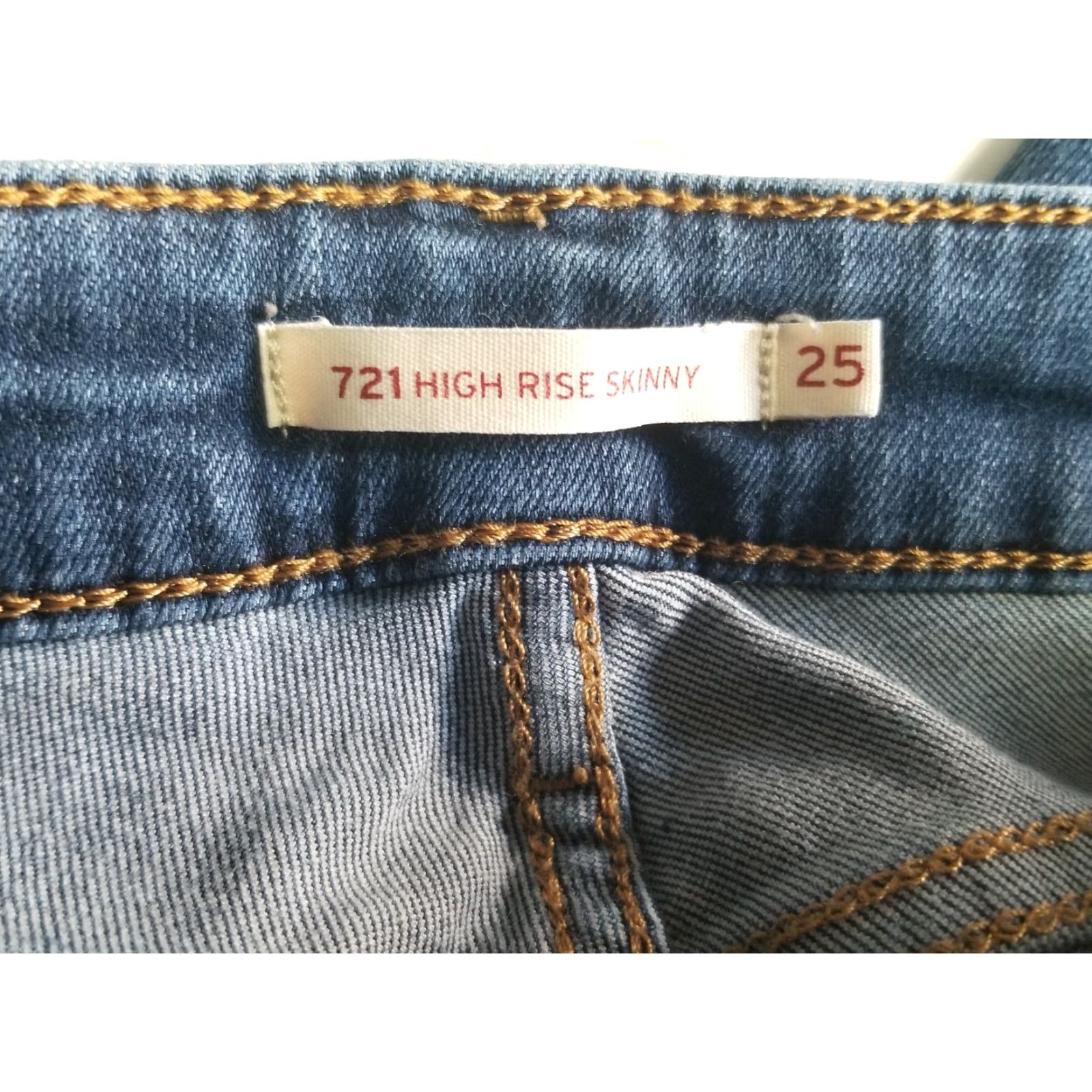 Levi's Levi's 721 Jeans Women Size 25 Denim High Rise Skinny Slimming Blue 5-Pocket Logo Embroidered Pockets Denim Jean Pants Stretch Modern Classic Retro Size 42" / US 20 - 7 Thumbnail