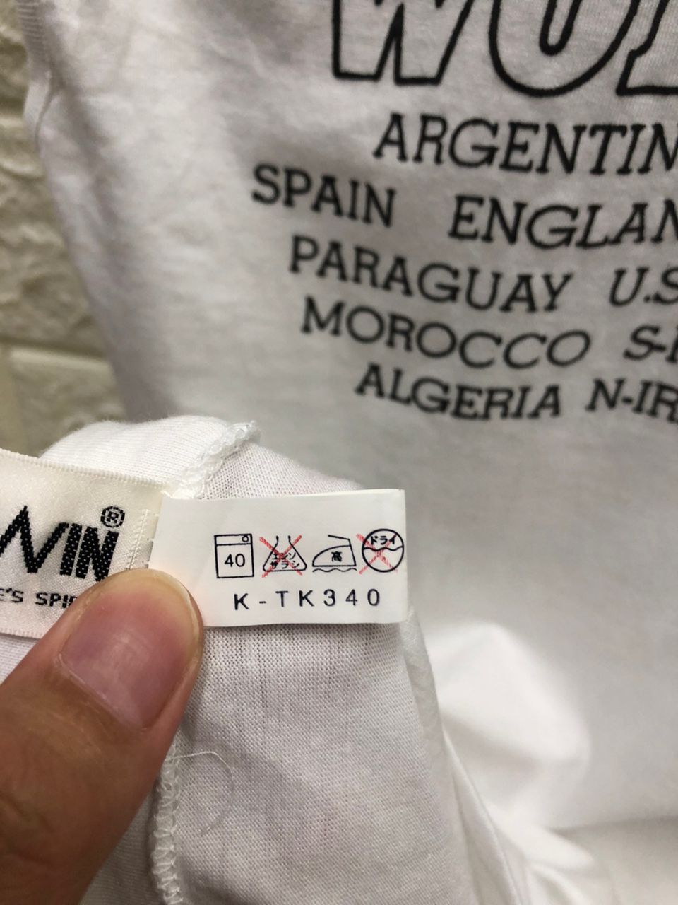 Vintage Cosmowin Vintage Graphic world soccer player made in japan Size US M / EU 48-50 / 2 - 9 Thumbnail