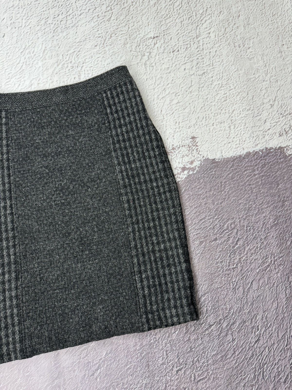 Etro Etro Milano grey wool checkered midi skirt made in Italy Size 28" / US 6 / IT 42 - 4 Thumbnail