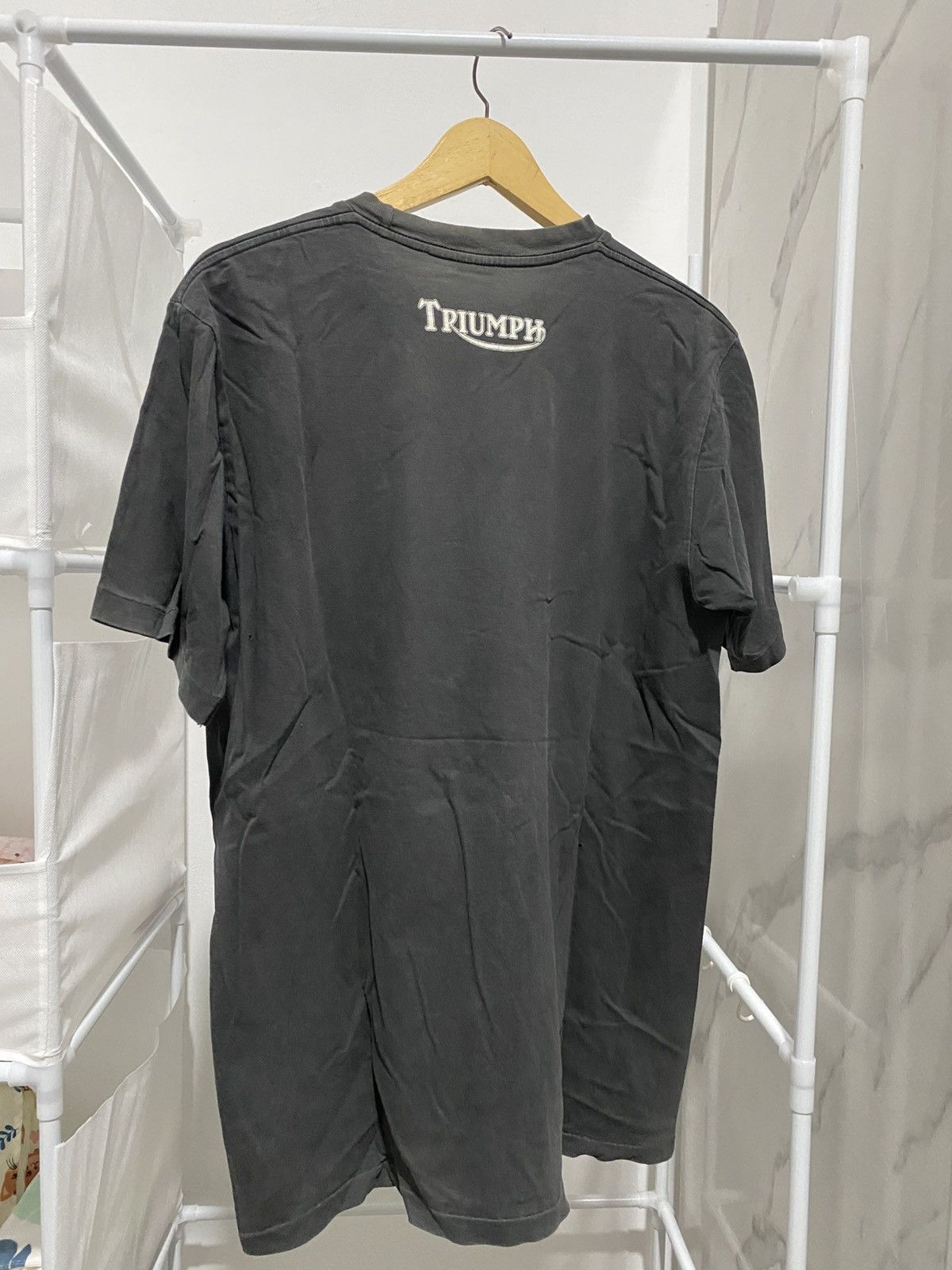 Vintage Vintage Triumph Motorcycle Tshirt Size US XL / EU 56 / 4 - 3 Thumbnail