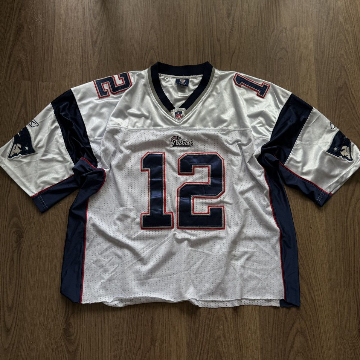 Vintage Tom Brady Patriots Jersey Cropped Size US XL / EU 56 / 4 - 1 Thumbnail