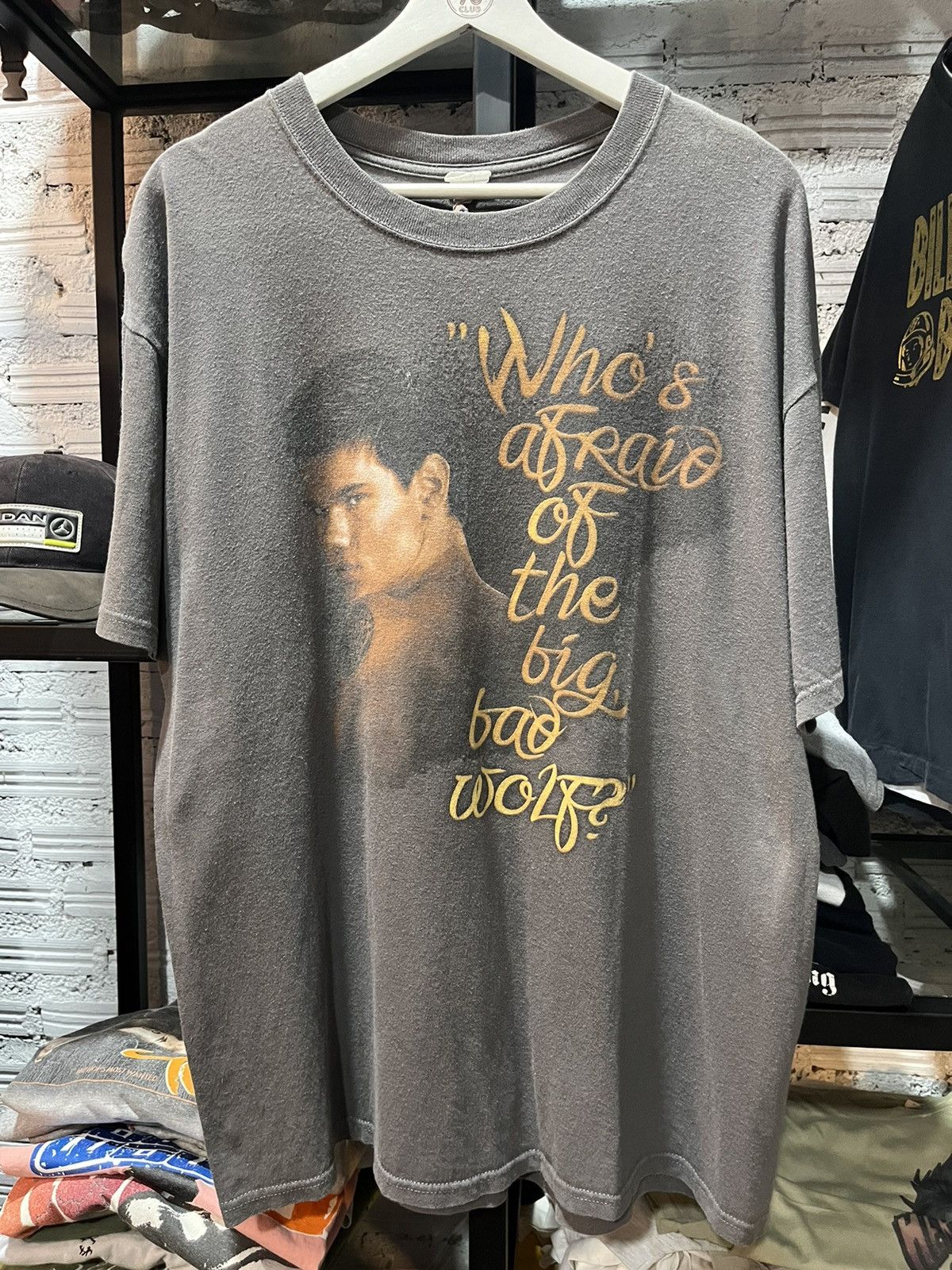Vintage Jacob Black The Twilight Saga New Moon Movie Tee Size US XL / EU 56 / 4 - 1 Thumbnail