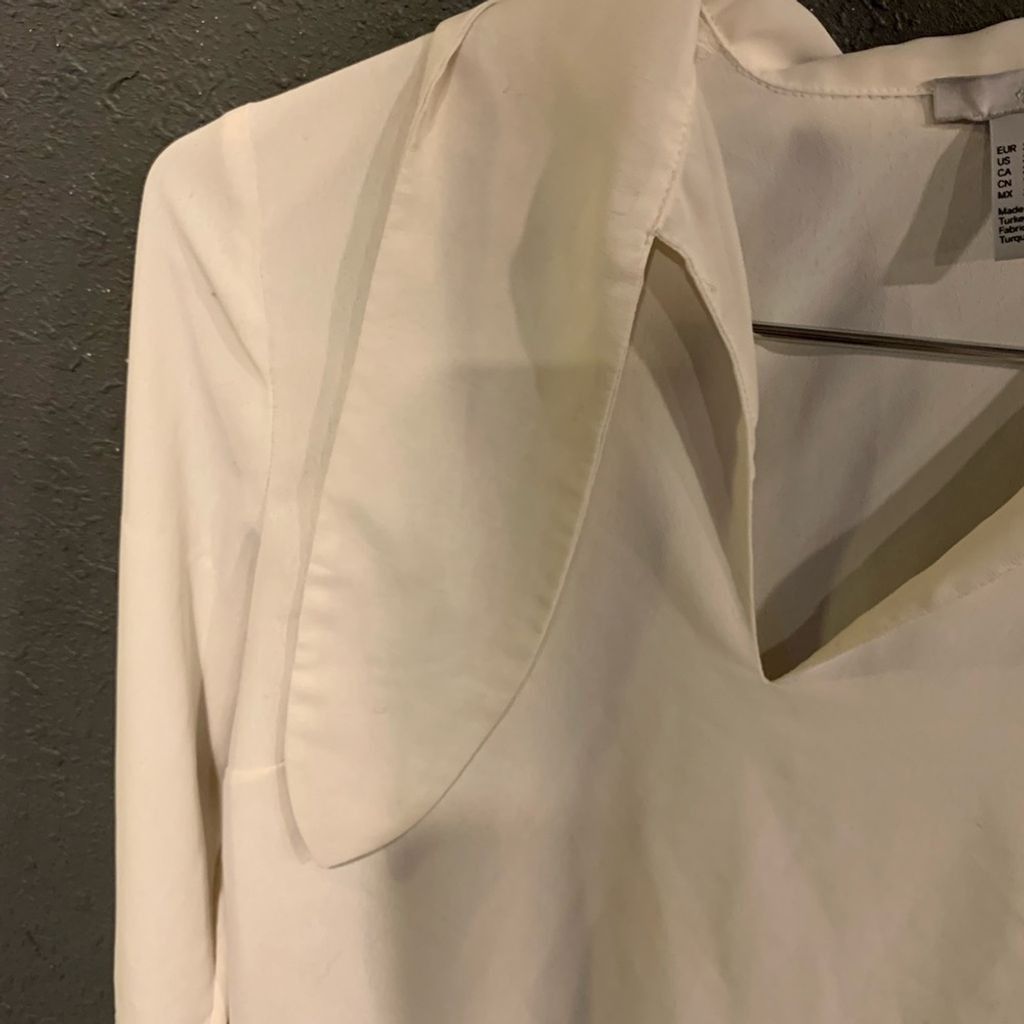 H&M Women’s HM Blouse Size XS / US 0-2 / IT 36-38 - 2 Thumbnail