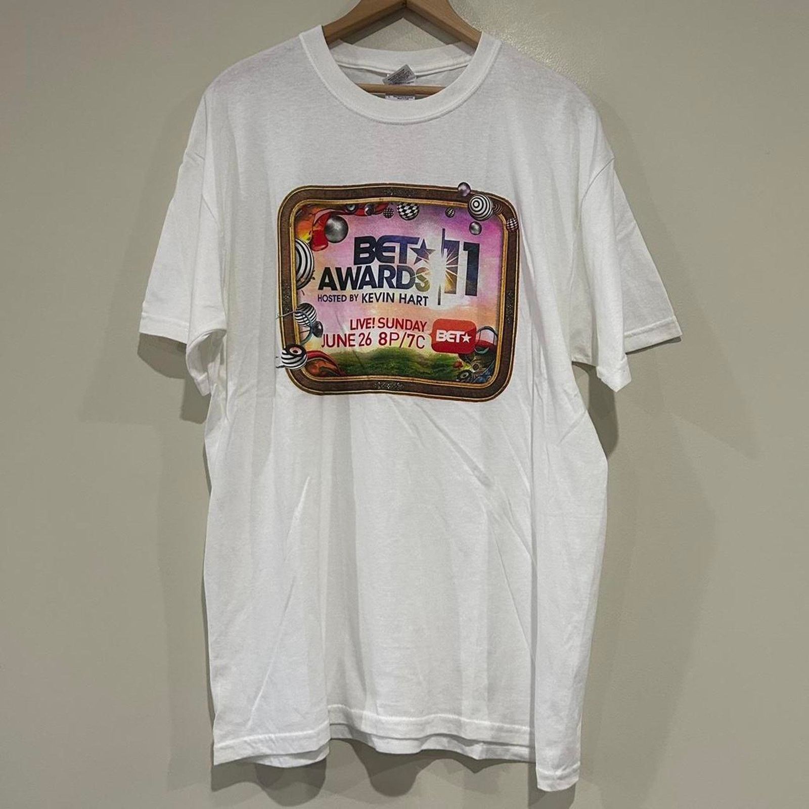 Gildan 2011 BET Awards Hosted By Kevin Hart Tee Shirt Size US L / EU 52-54 / 3 - 1 Thumbnail