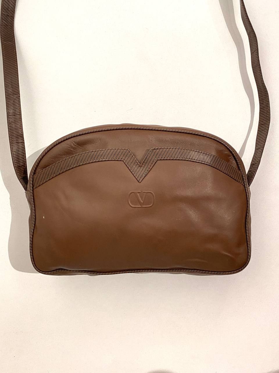 Valentino Valentino Garavani V Logo Leather Hand Shoulder Bag Vintage Size ONE SIZE - 2 Thumbnail