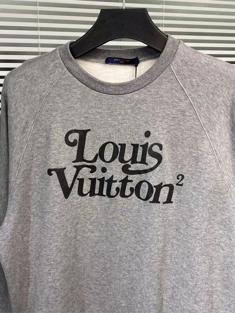 Louis Vuitton LOUIS VUITTON Printed logo long sleeves 2504-Nextarrow Size US M / EU 48-50 / 2 - 3 Thumbnail