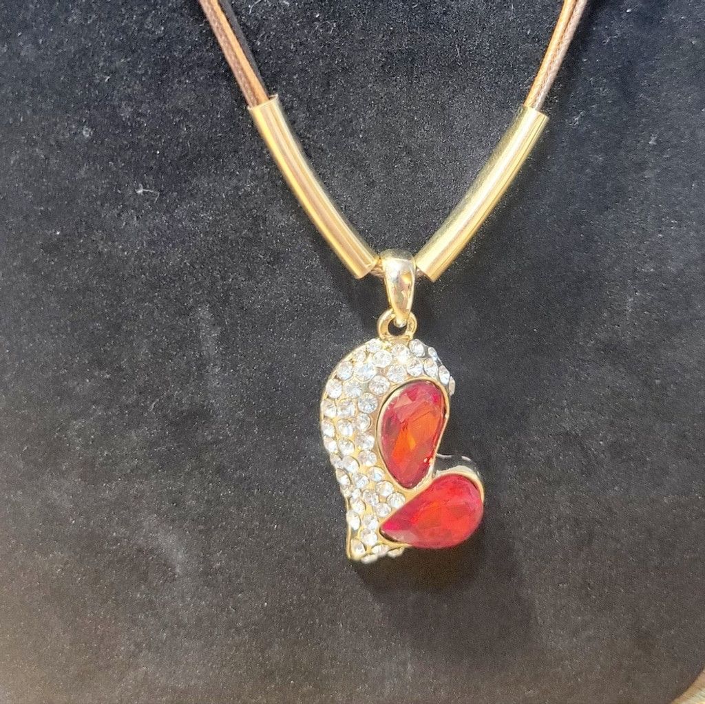 Other Red & white rhinestone heart-shaped triple corded necklace Size ONE SIZE - 2 Thumbnail