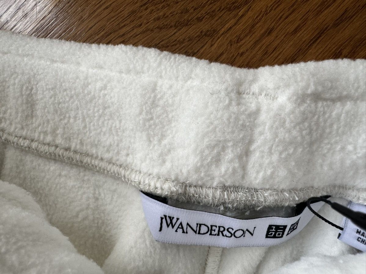 JW Anderson × Uniqlo Small JW Anderson White Fleece Pants Sherpa Joggers Size US 28 / EU 44 - 12 Thumbnail
