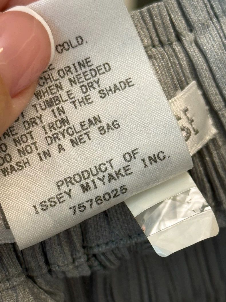 Issey Miyake Issey Miyake size:3 Grey pleated straight-leg pants Size 31" - 5 Thumbnail