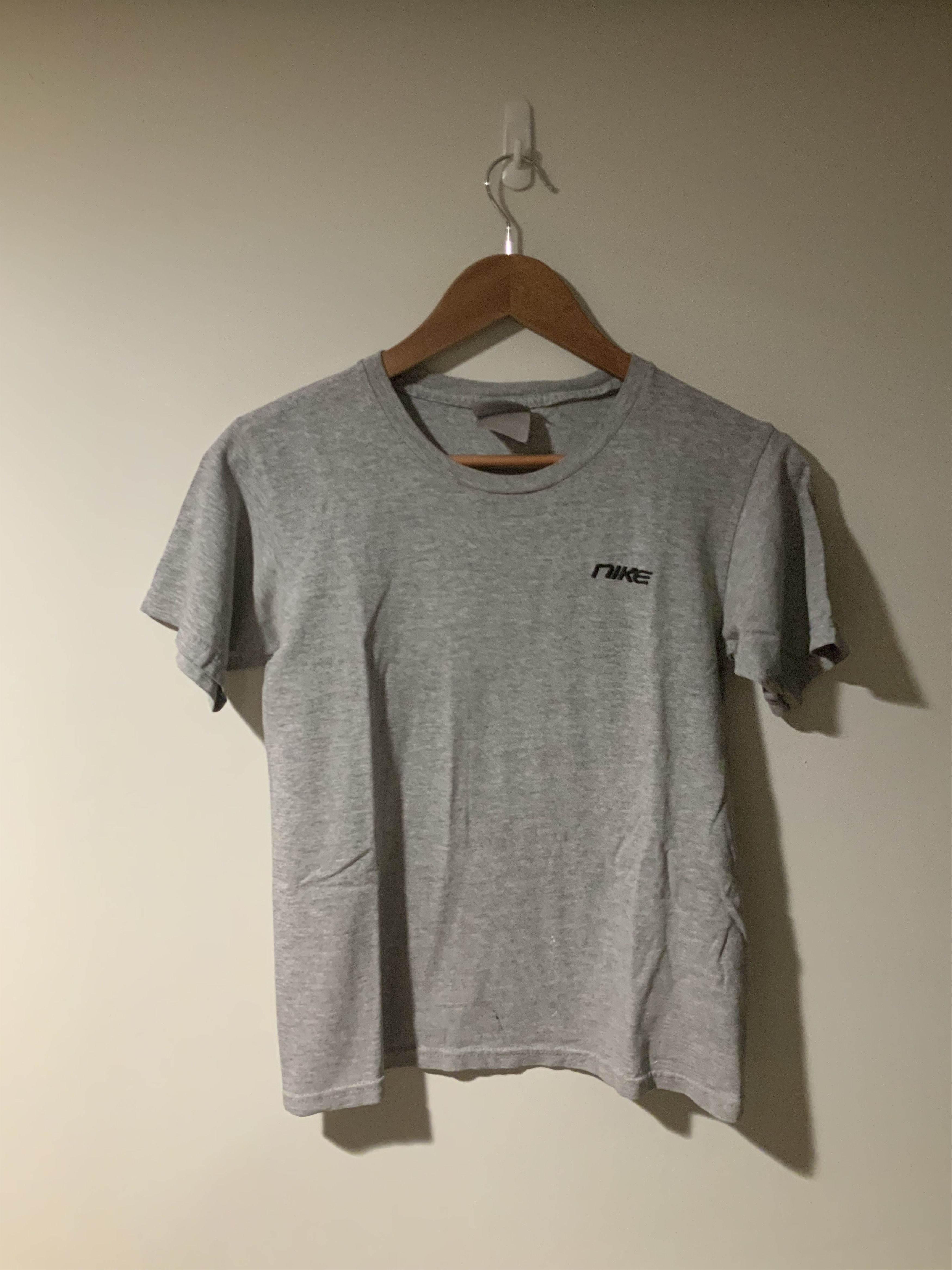 Nike × Vintage Vintage Y2K Nike Spell Out Logo Gray Small T-shirt Size US S / EU 44-46 / 1 - 1 Thumbnail