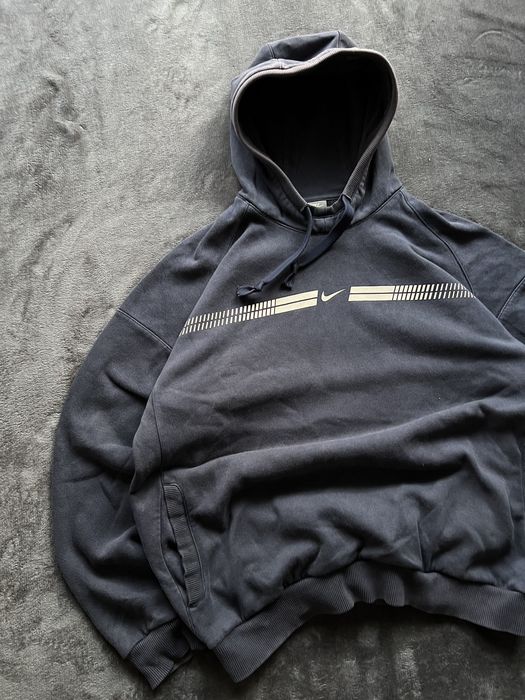 centre logo nike hoodie