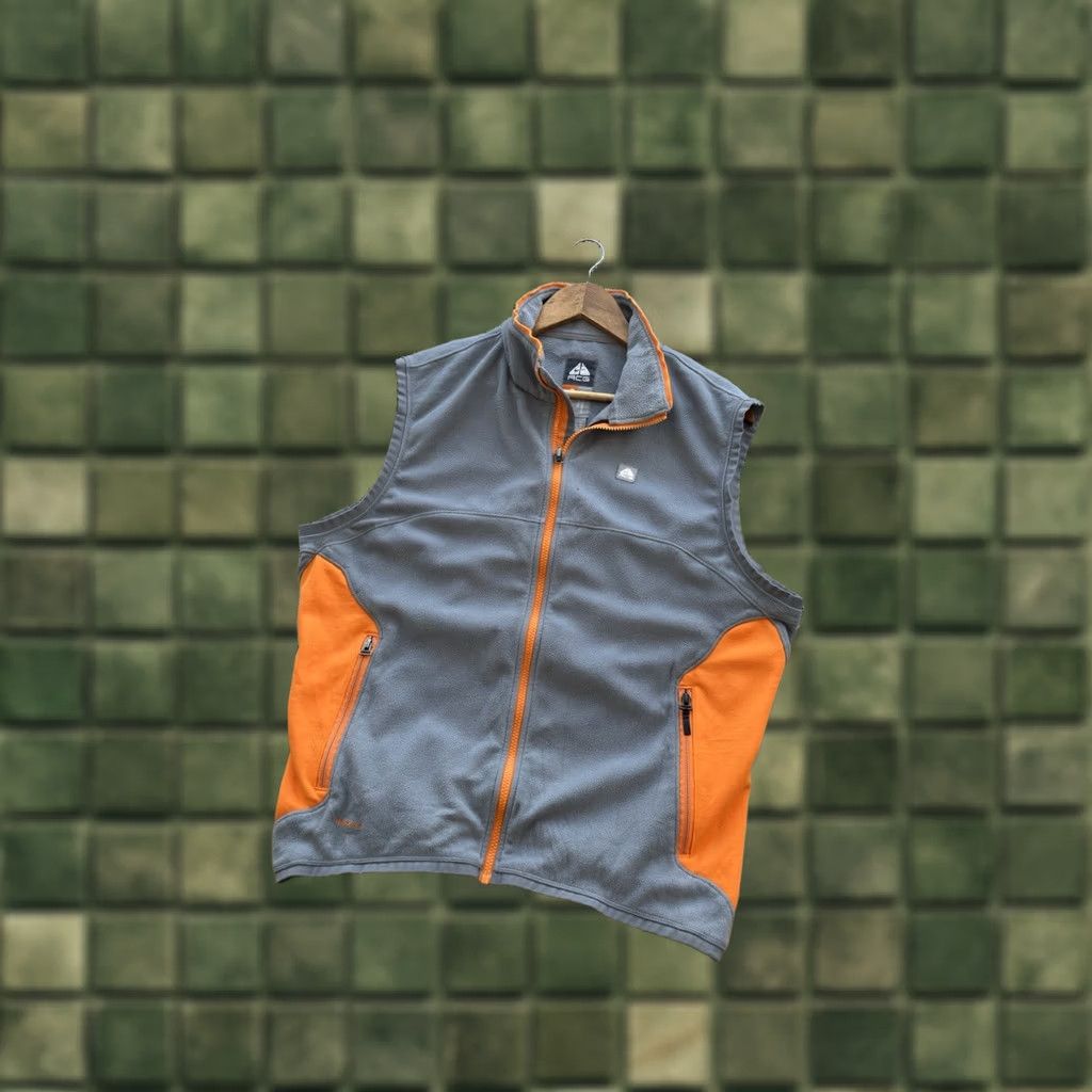 Nike ACG VINTAGE Nike ACG Fleece Grey Vest Men L Windbreaker 90s Outdoor Retro Casual Sports USA Shirt/Outerwear Size US L / EU 52-54 / 3 - 1 Thumbnail